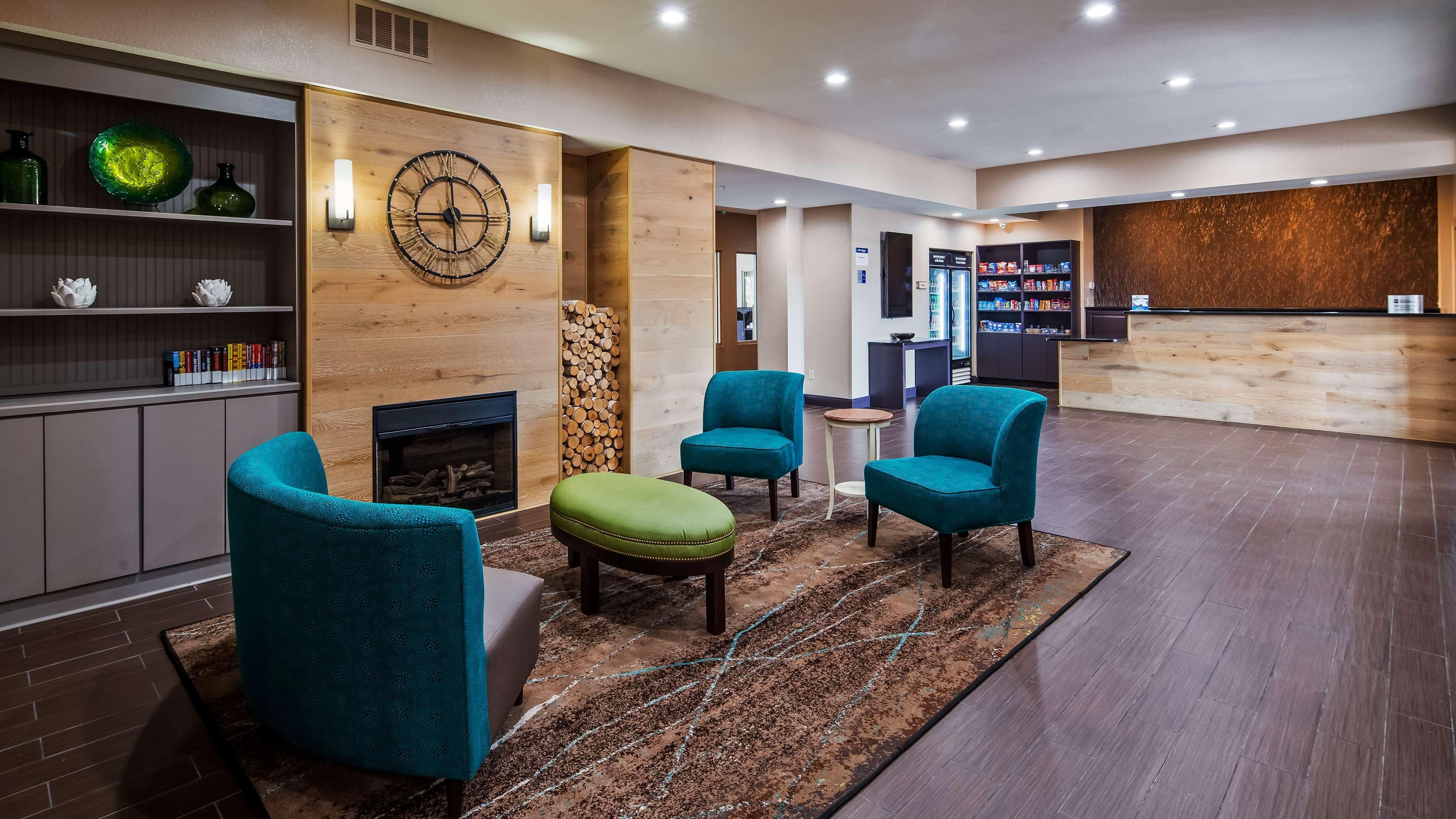 Vista Lobby Best Western Plus The Charles Hotel