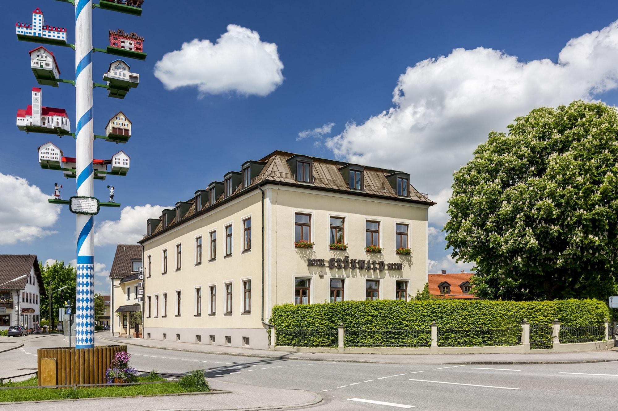 Varios Hotel Gruenwald