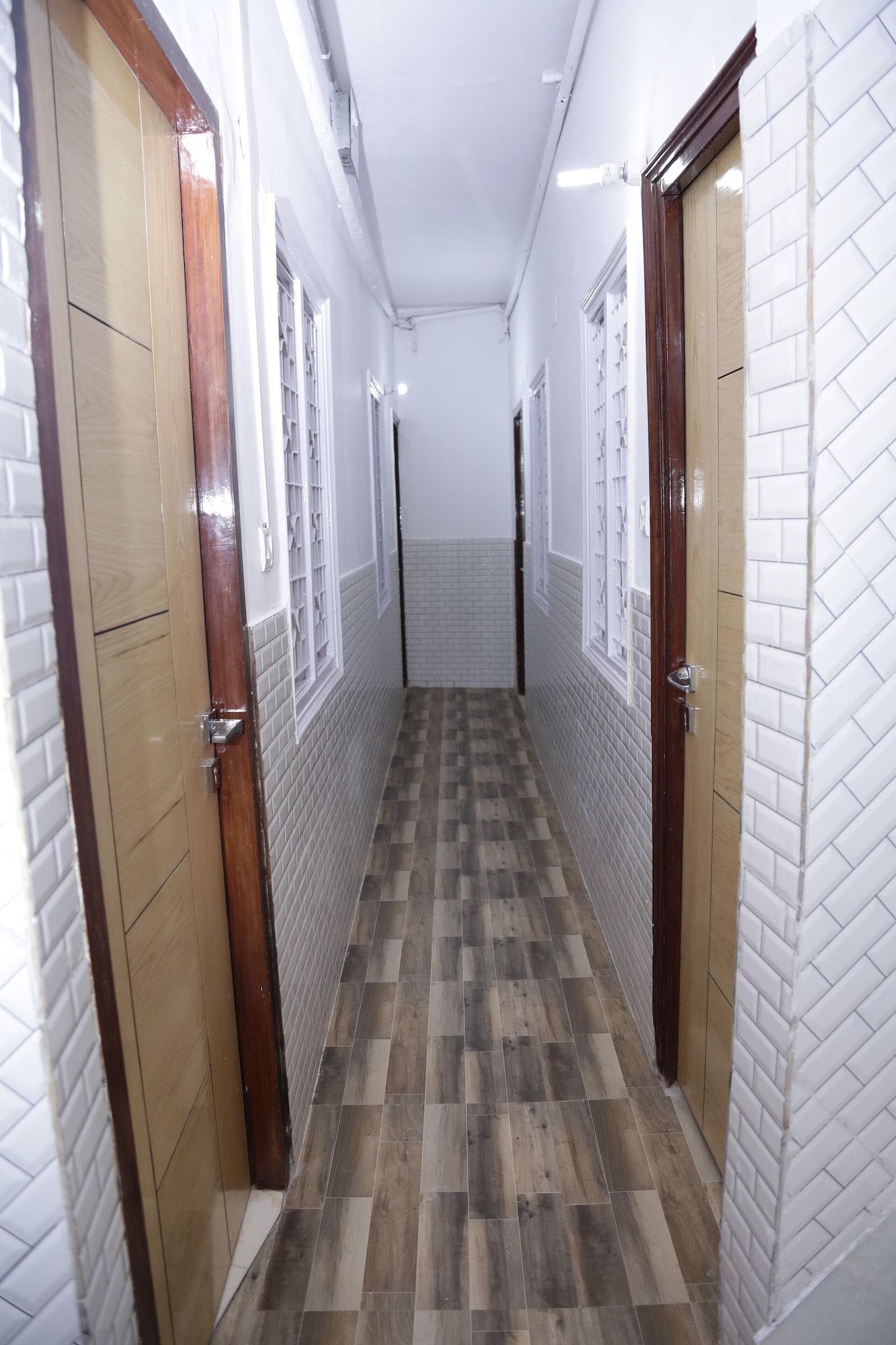 Vista Exterior New King by Backpackers Heaven