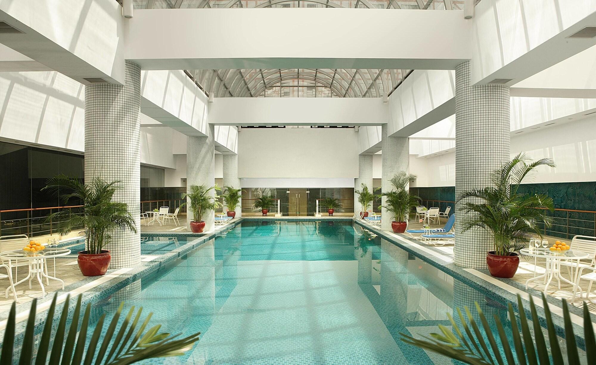 Vista Piscina Ningbo Portman Plaza Hotel