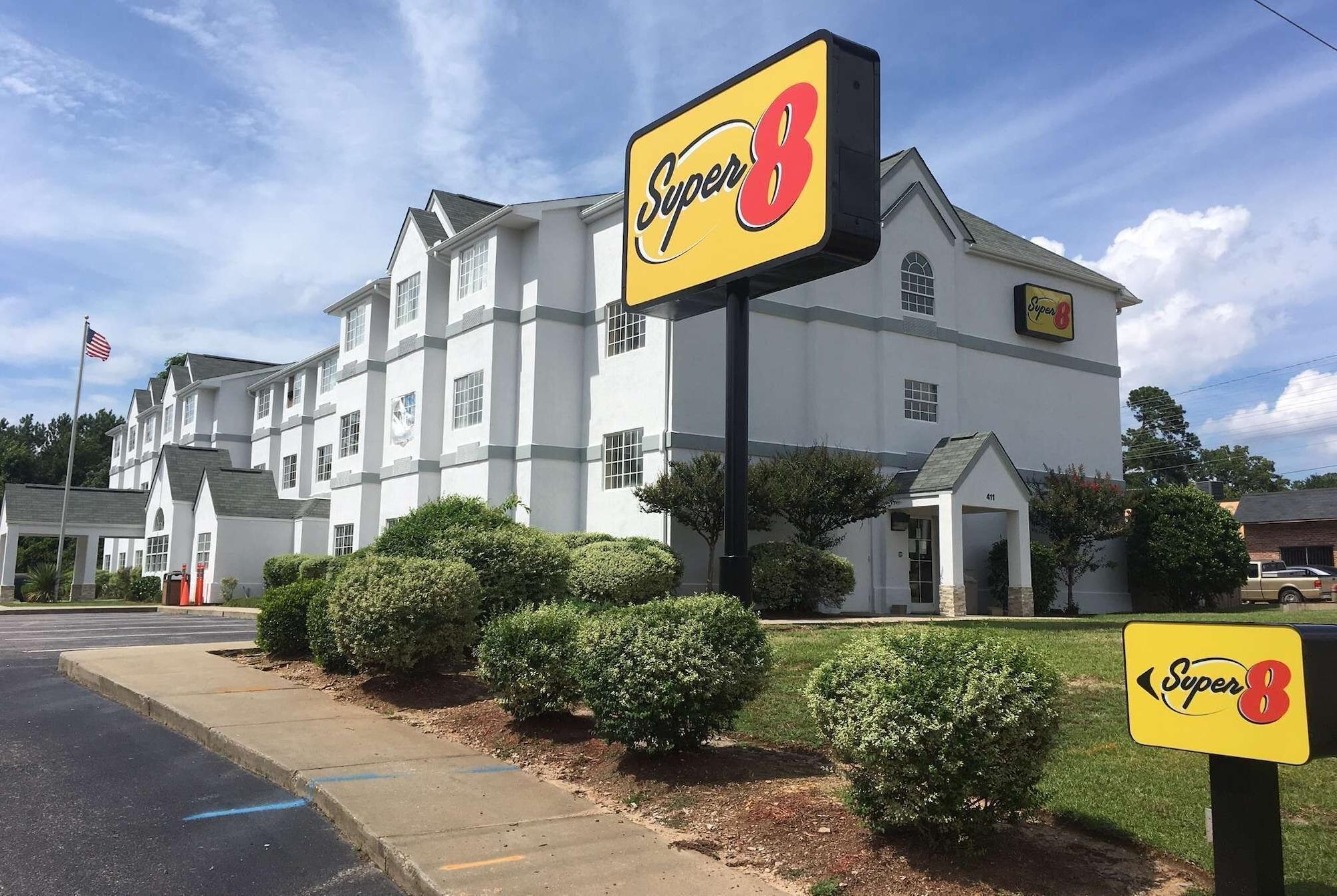 Varios Super 8 by Wyndham Harbison/Parkridge Hospital