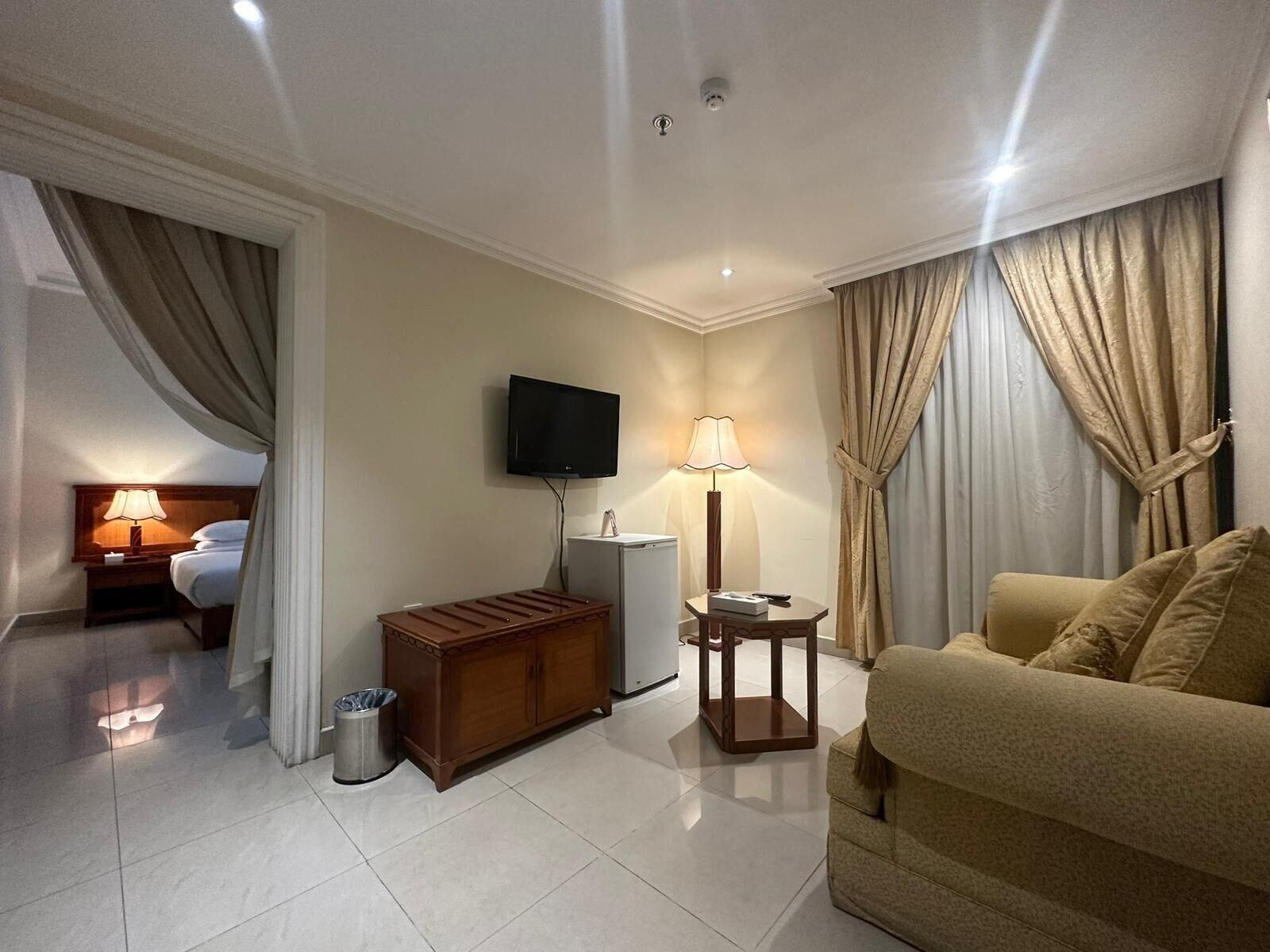 Comodidades del Alojamiento Al Muntazah Plaza Hotel