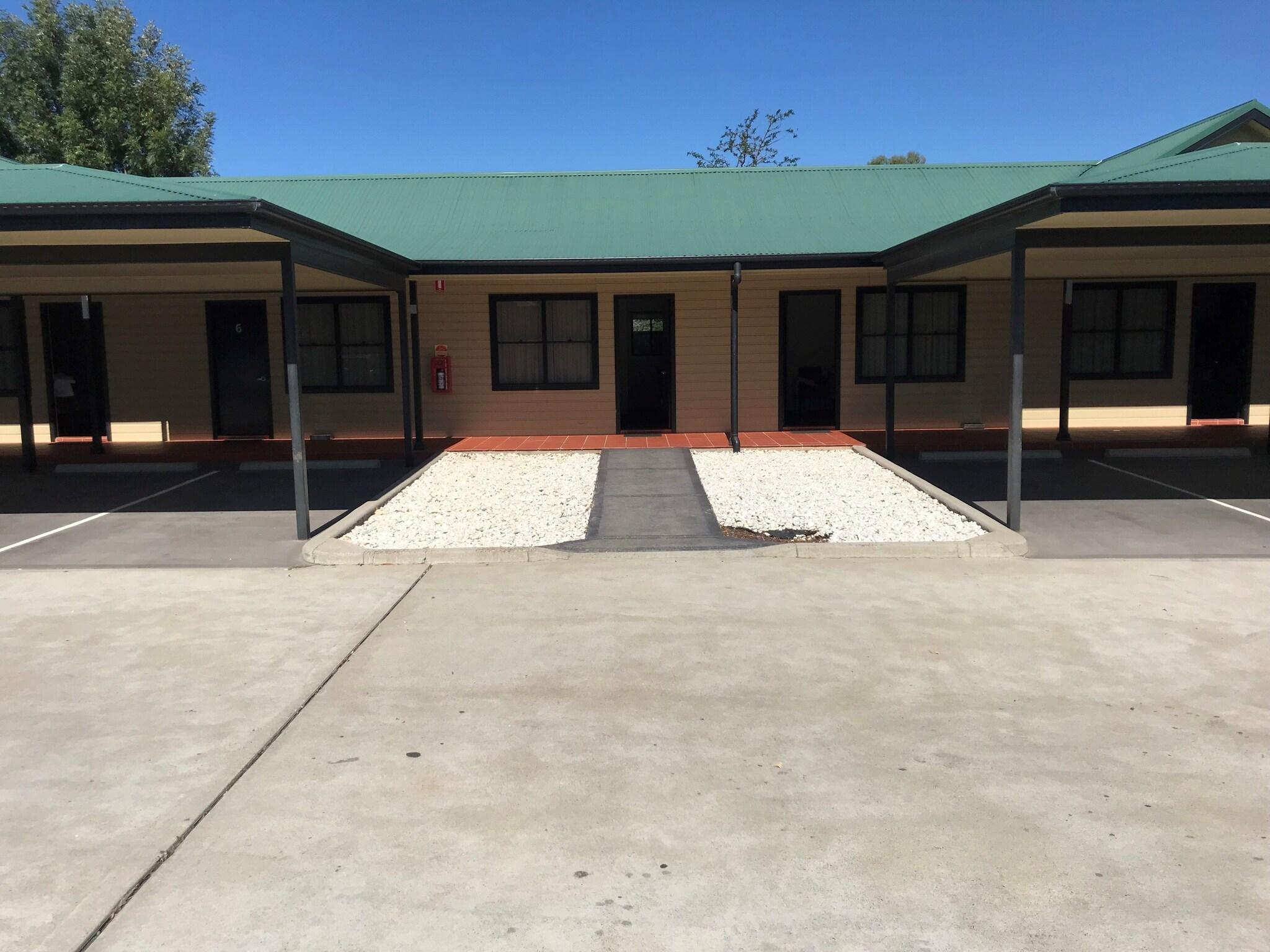 Vista Exterior The Grapevine Motel