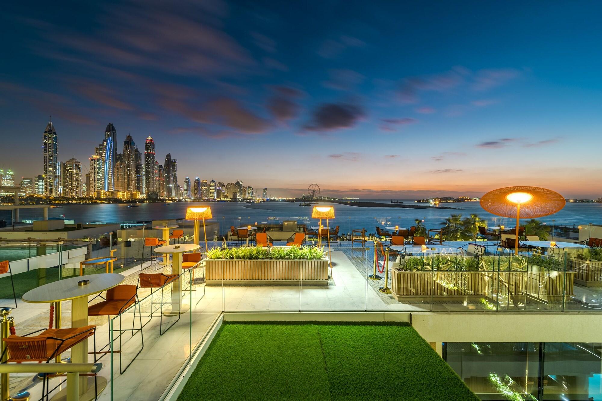 Bar/Salón Platinium Holiday Home at Five Residences Palm Jumeirah Dubai