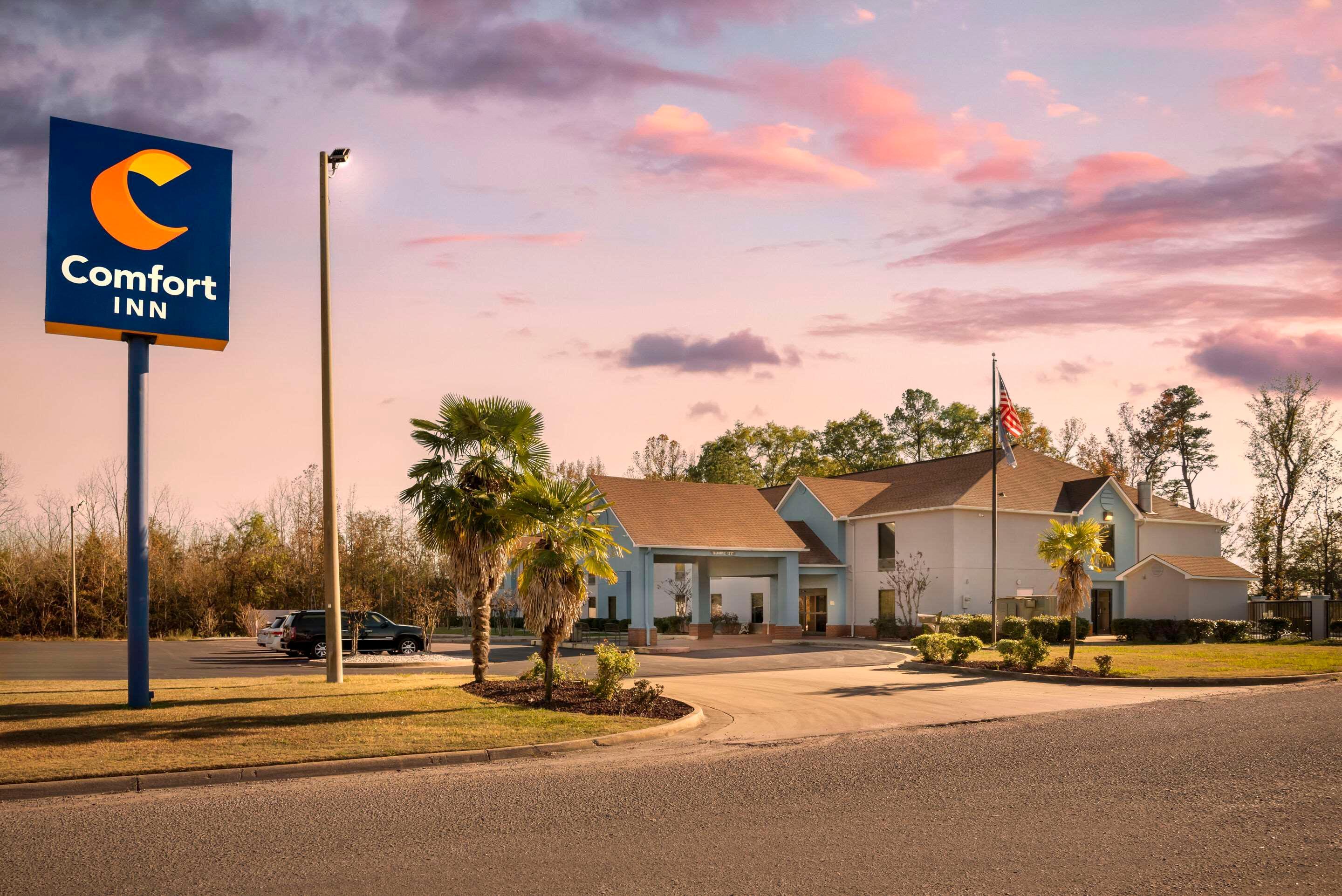 Varios Comfort Inn Livingston
