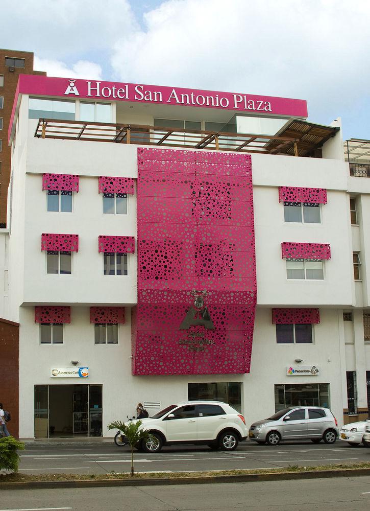 Varios San Antonio Plaza Hotel