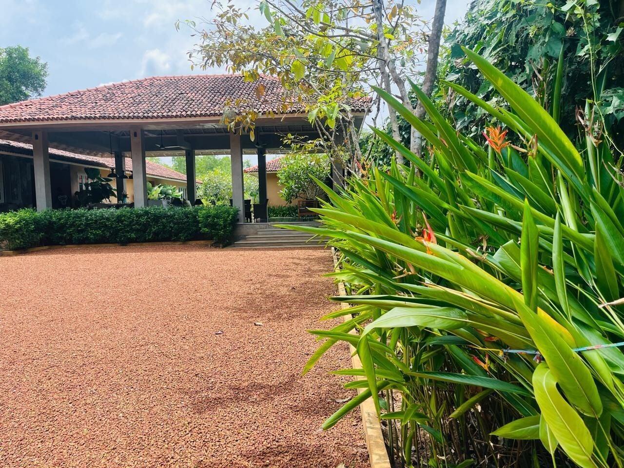 Vista Exterior Raya Island Villa