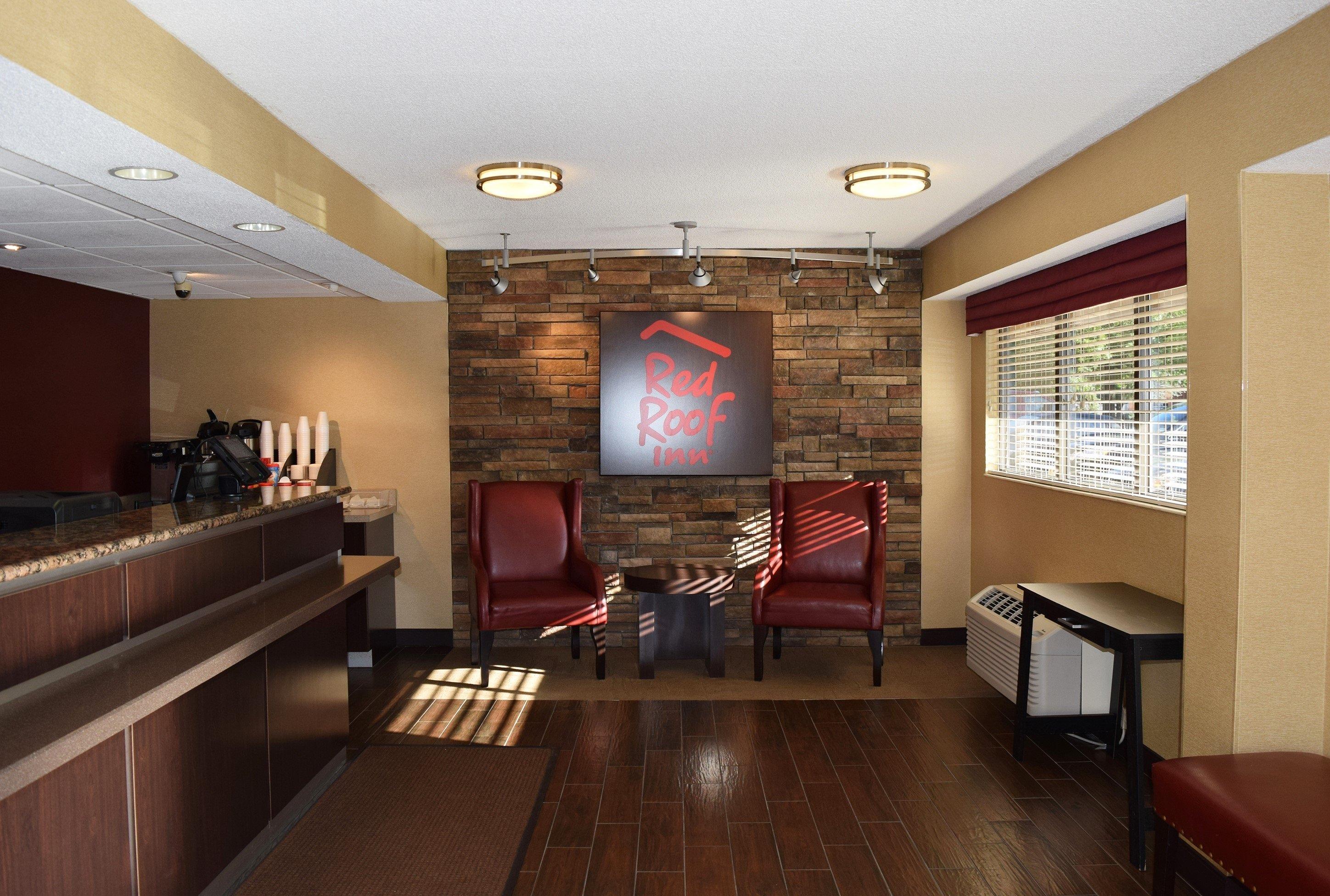 Vista Lobby Red Roof Inn Harrisburg North