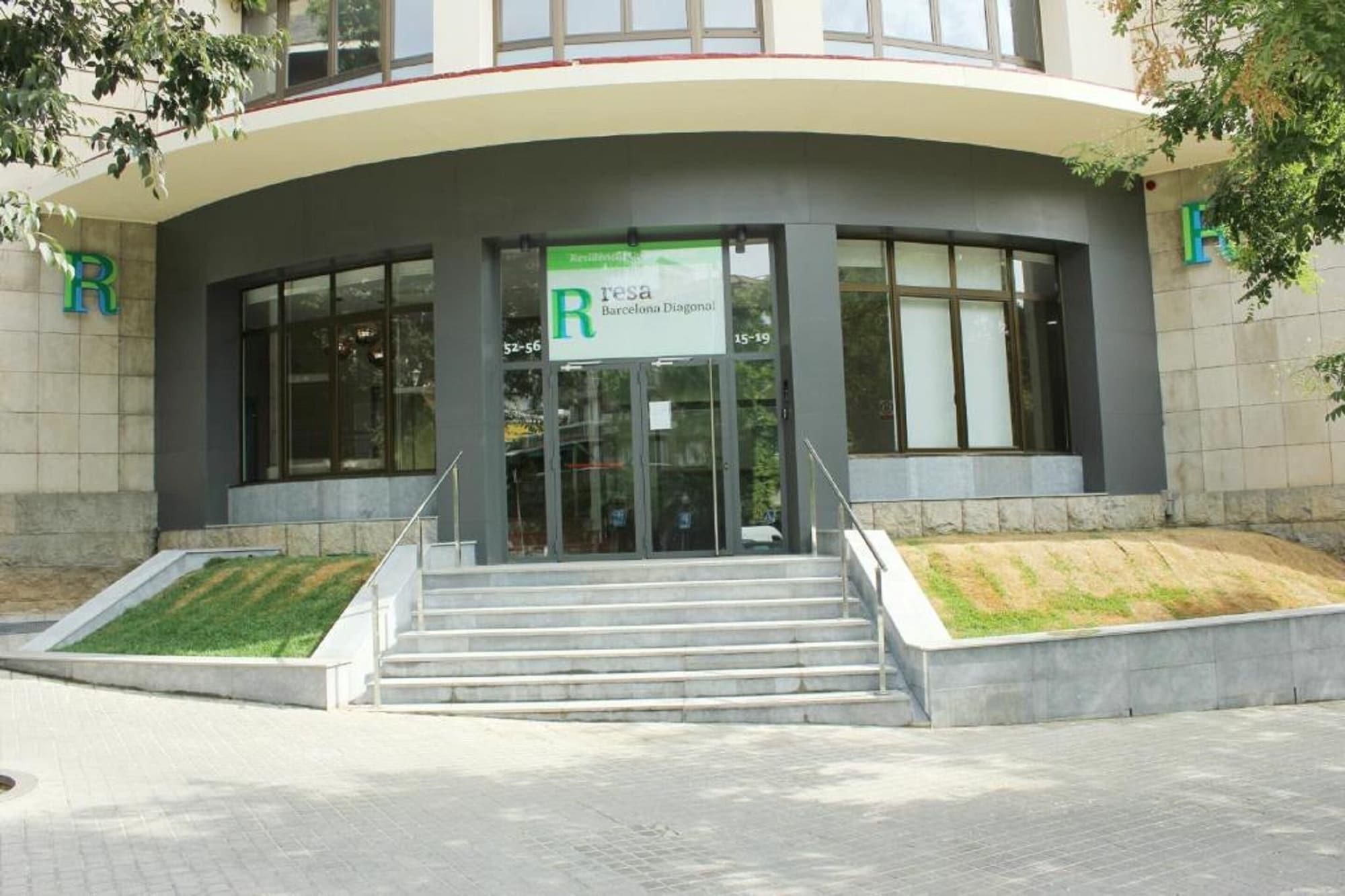 Vista Exterior Residencia Universitaria Resa Barcelona Diagonal - Campus Accomodation