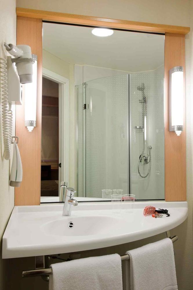Set de Habitación ibis Oviedo