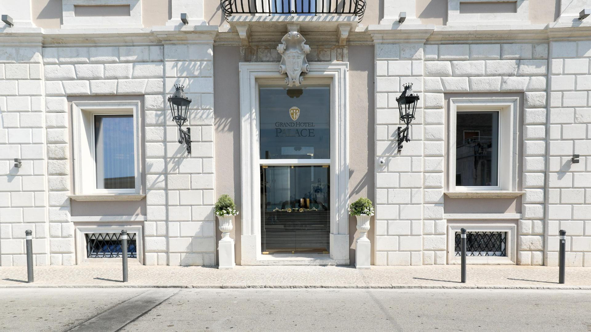 Vista Exterior Grand Hotel Palace