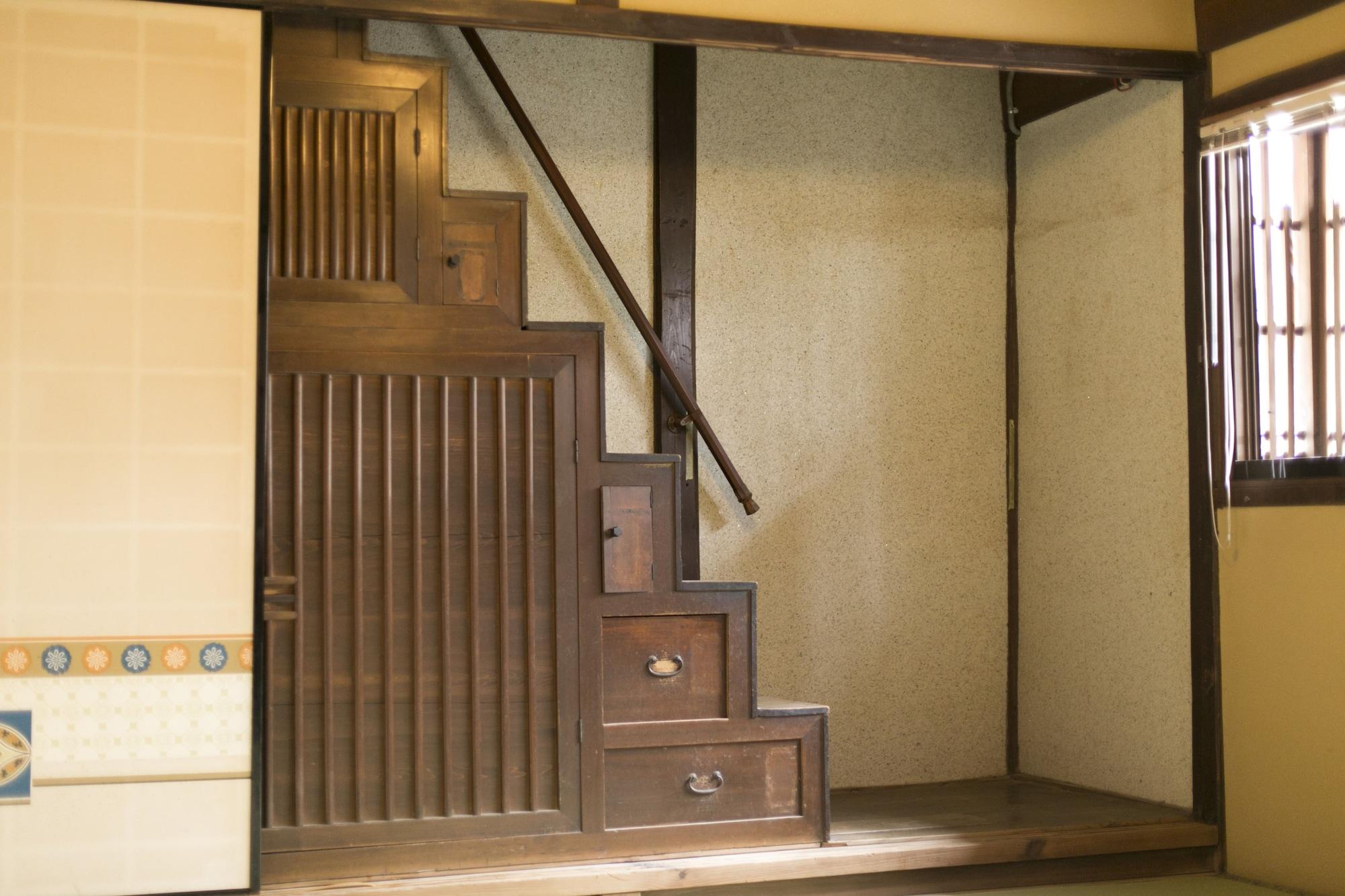 Varios Guesthouse Tomari-ya Caters to Women