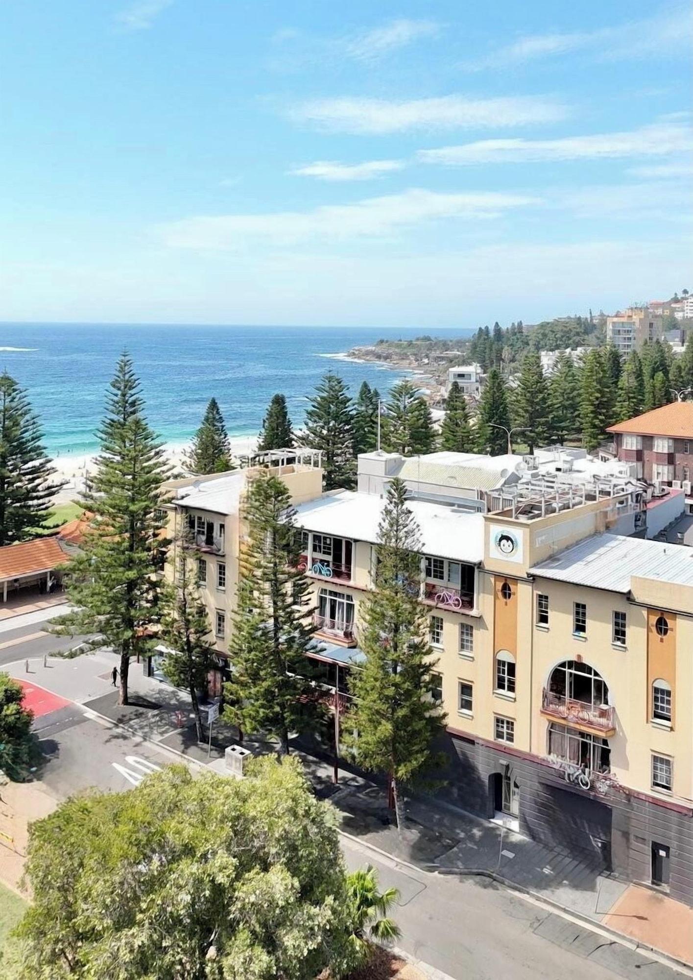 Varios Mad Monkey Coogee Beach Hostel