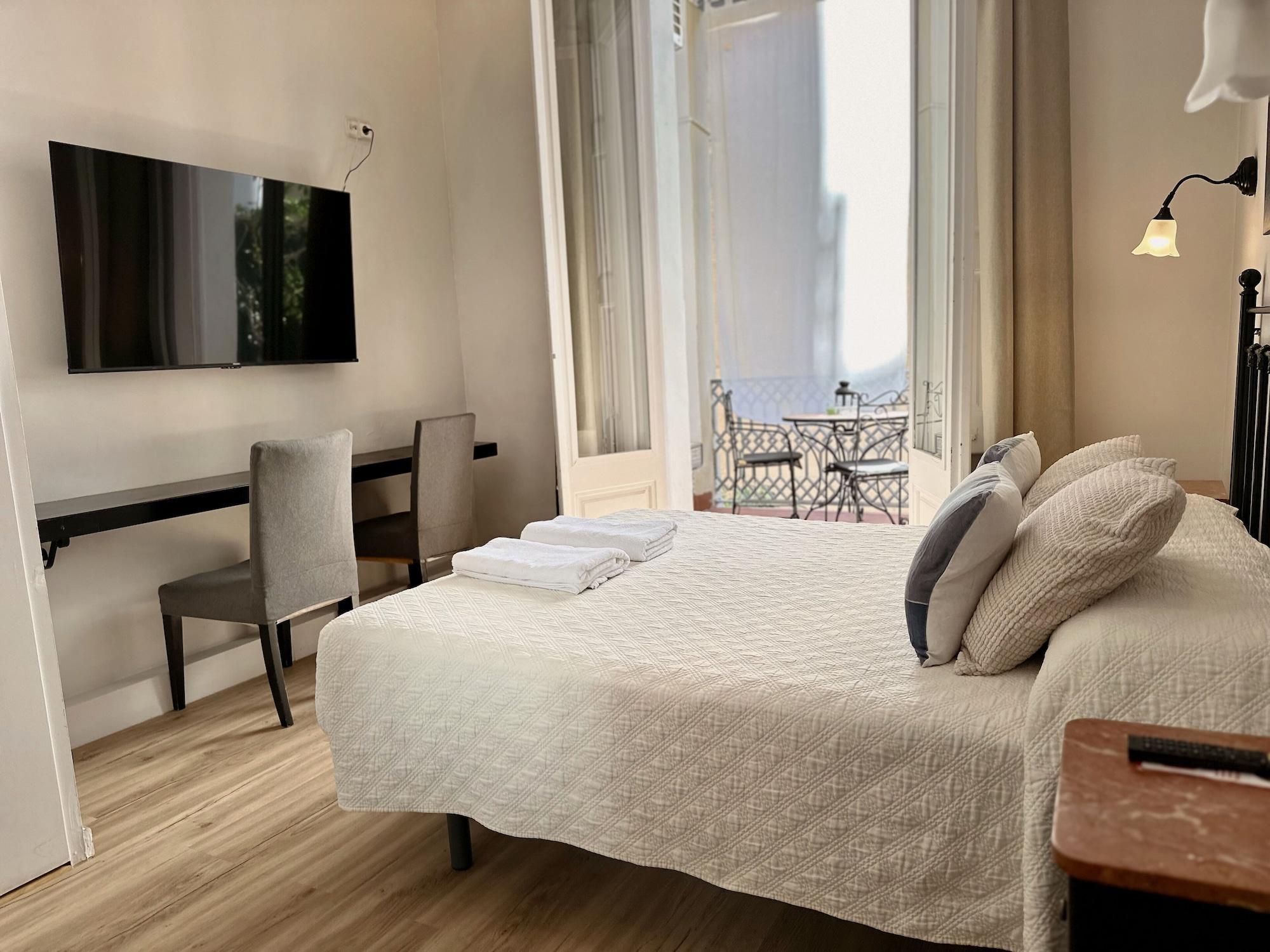 Varios Casa Consell Gran Via Guest House