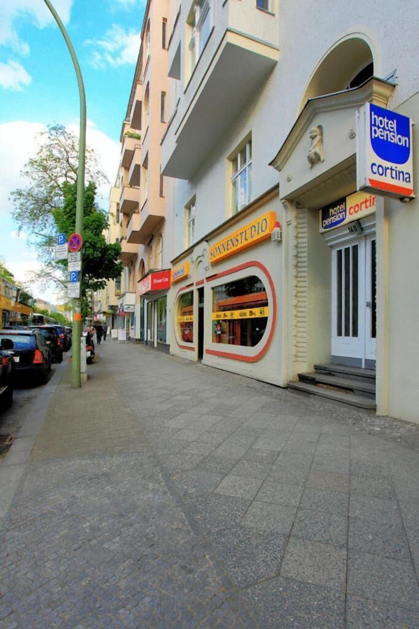 Vista Exterior Hotel - Pension Cortina