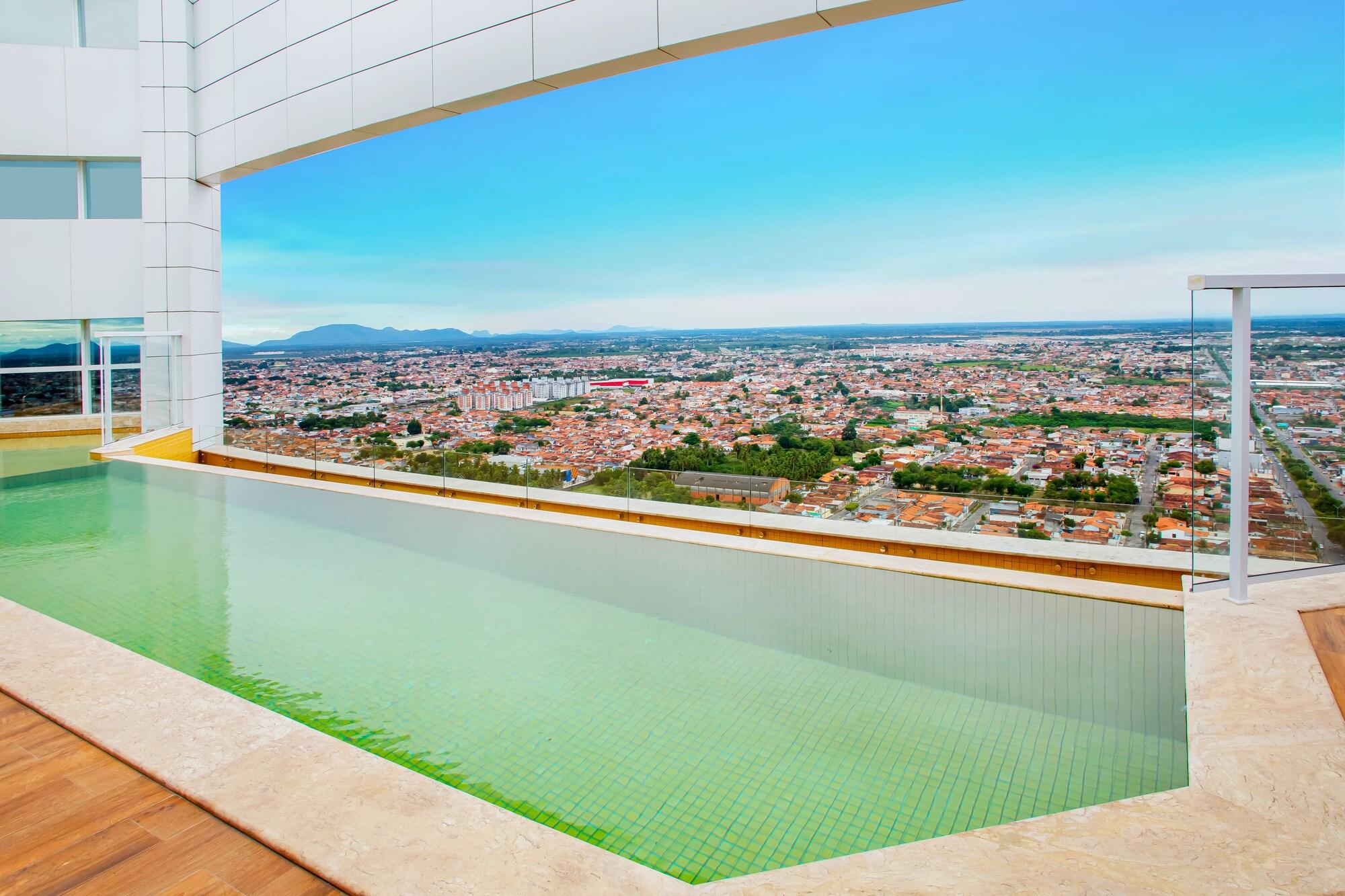 Vista Piscina NH HOTEL FEIRA DE SANTANA