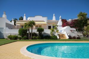Alquiler Vacacional - Villa Meia-Praia, with Terrace, Pool and Garden