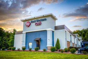 Alojamiento - Best Western Plus Yadkin Valley Inn & Suites