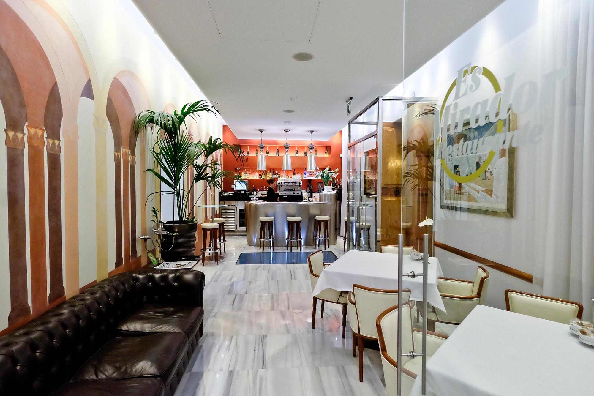 Bar/Salón Mirador De Dalt Vila