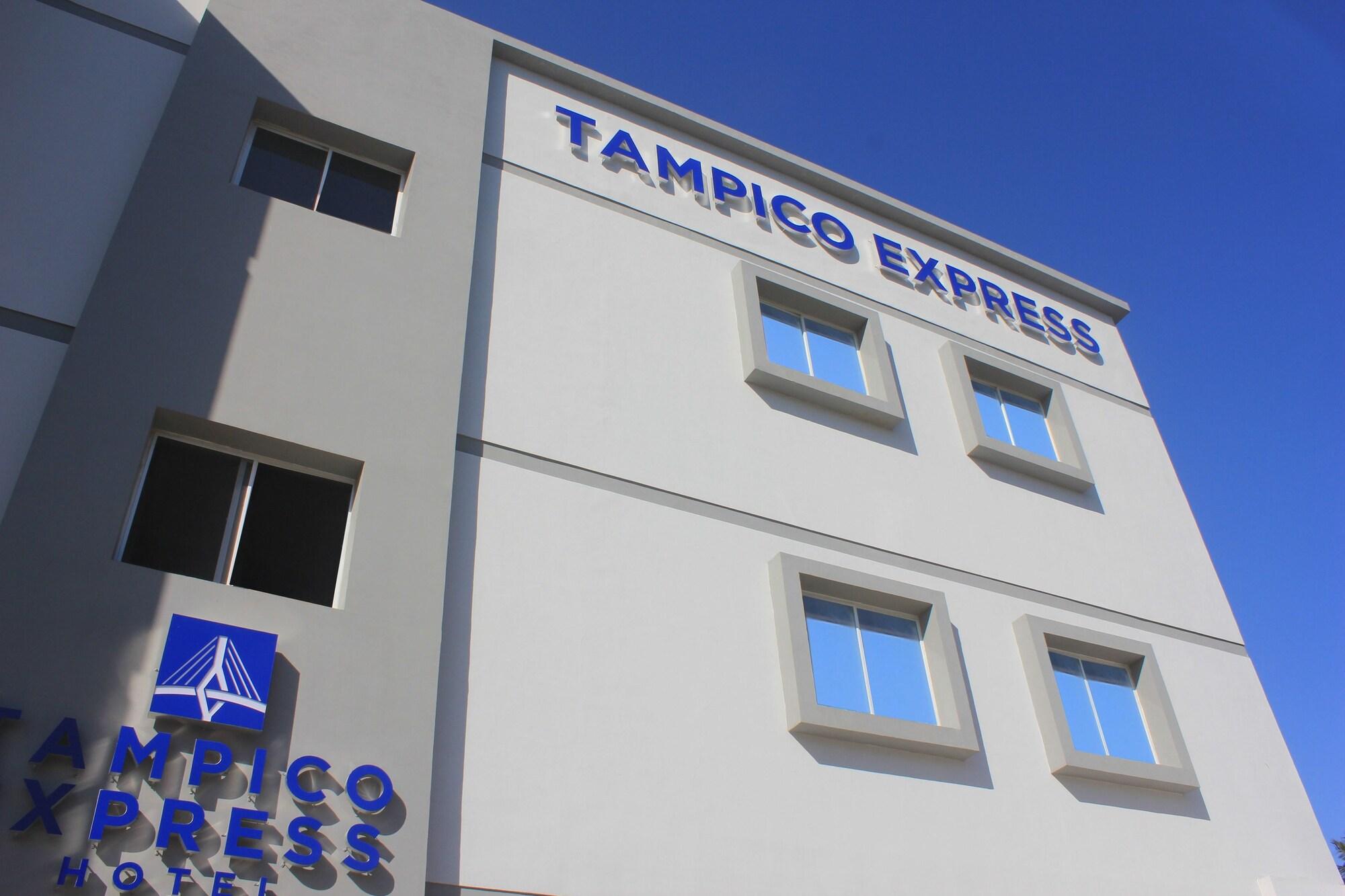 Vista Exterior Hotel Tampico Express