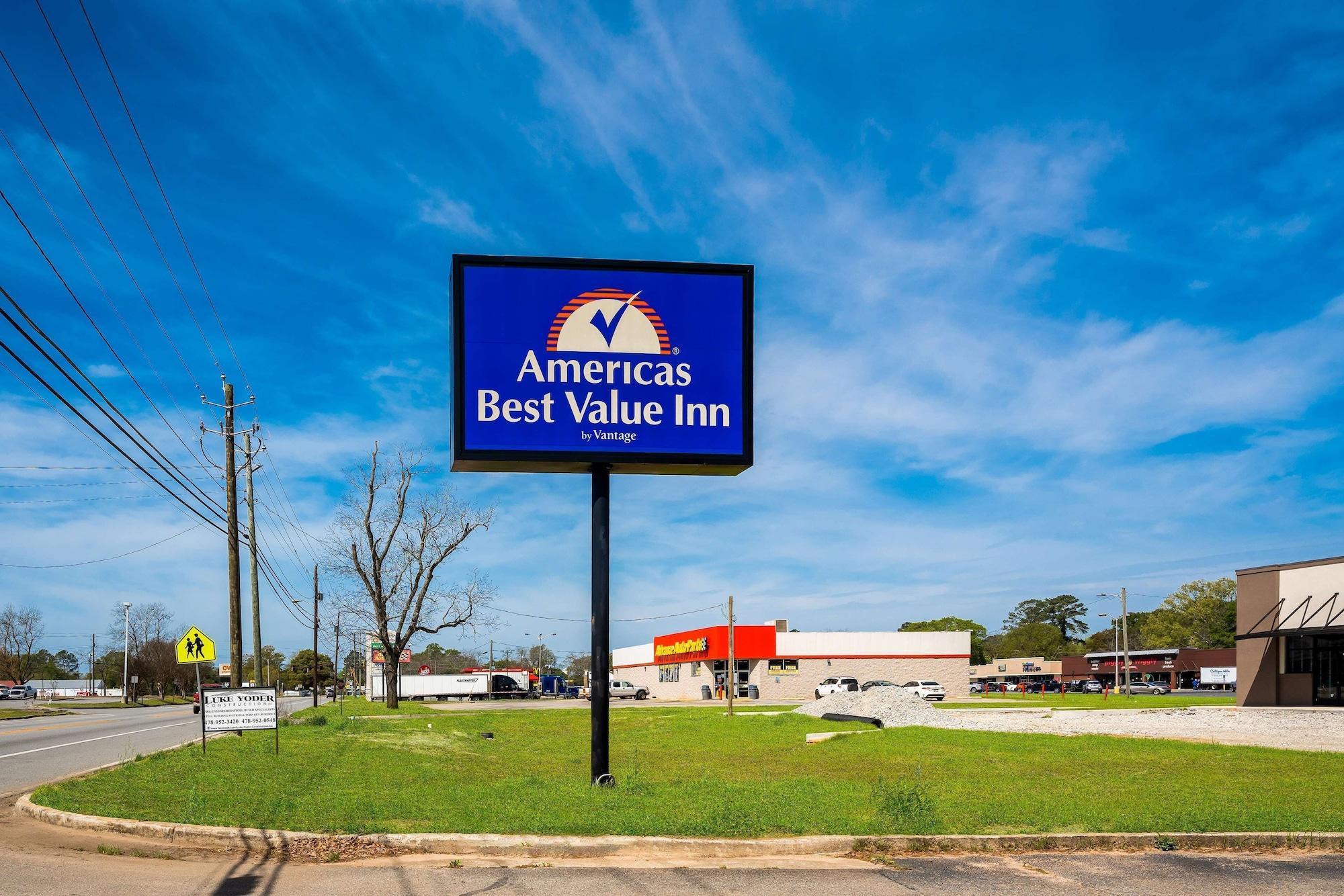 Vista Exterior Americas Best Value Inn Montezuma