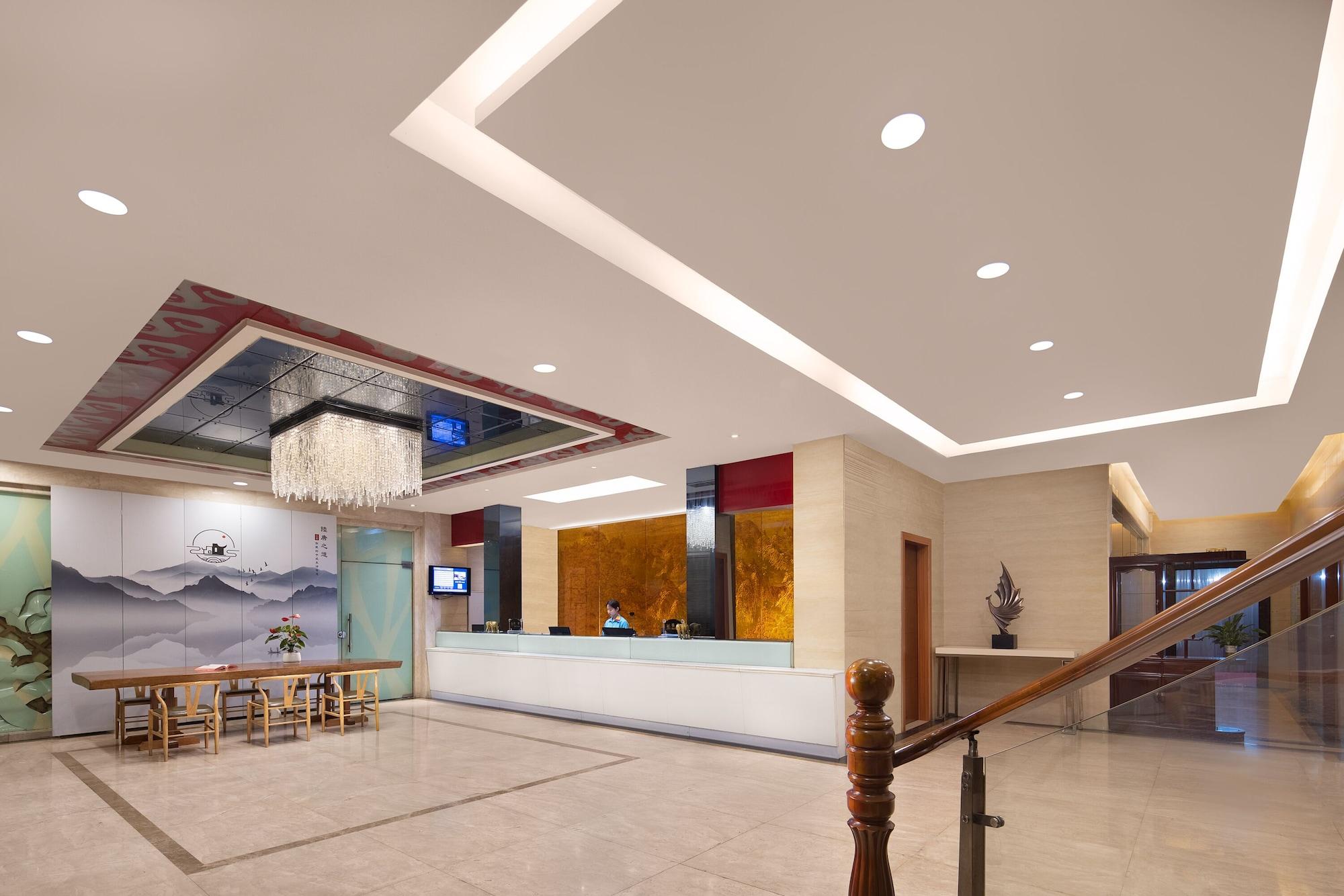 Vista Lobby Kaiserdom Hotel Airport Branch