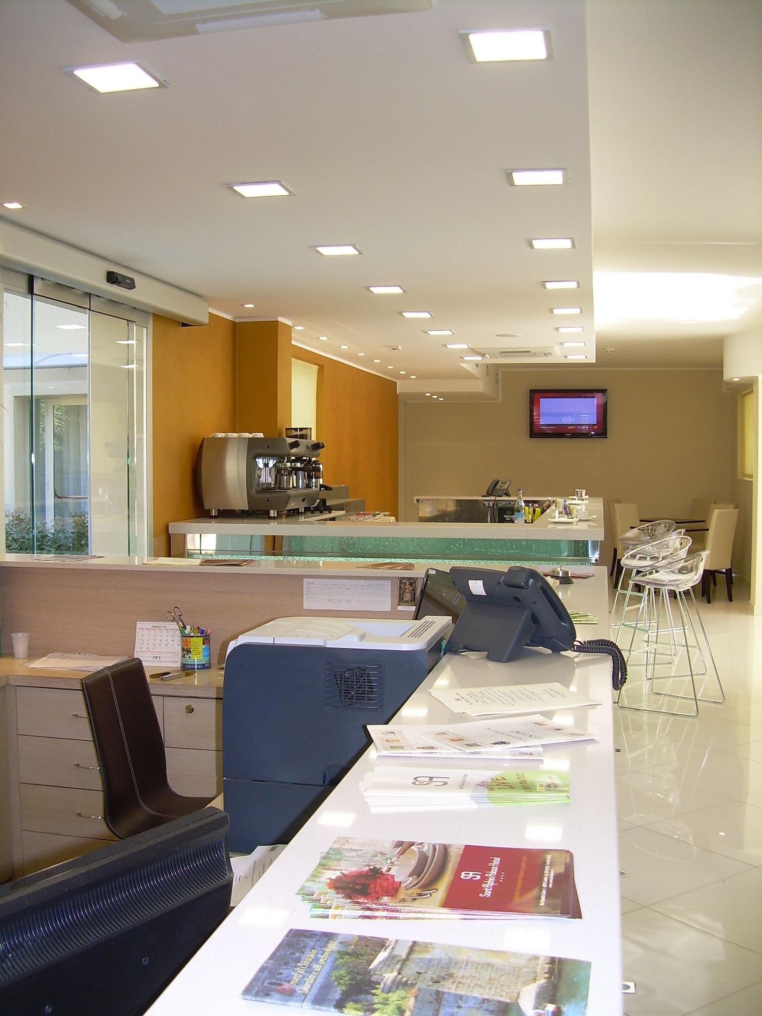 Vista Lobby Sant'Alphio Palace