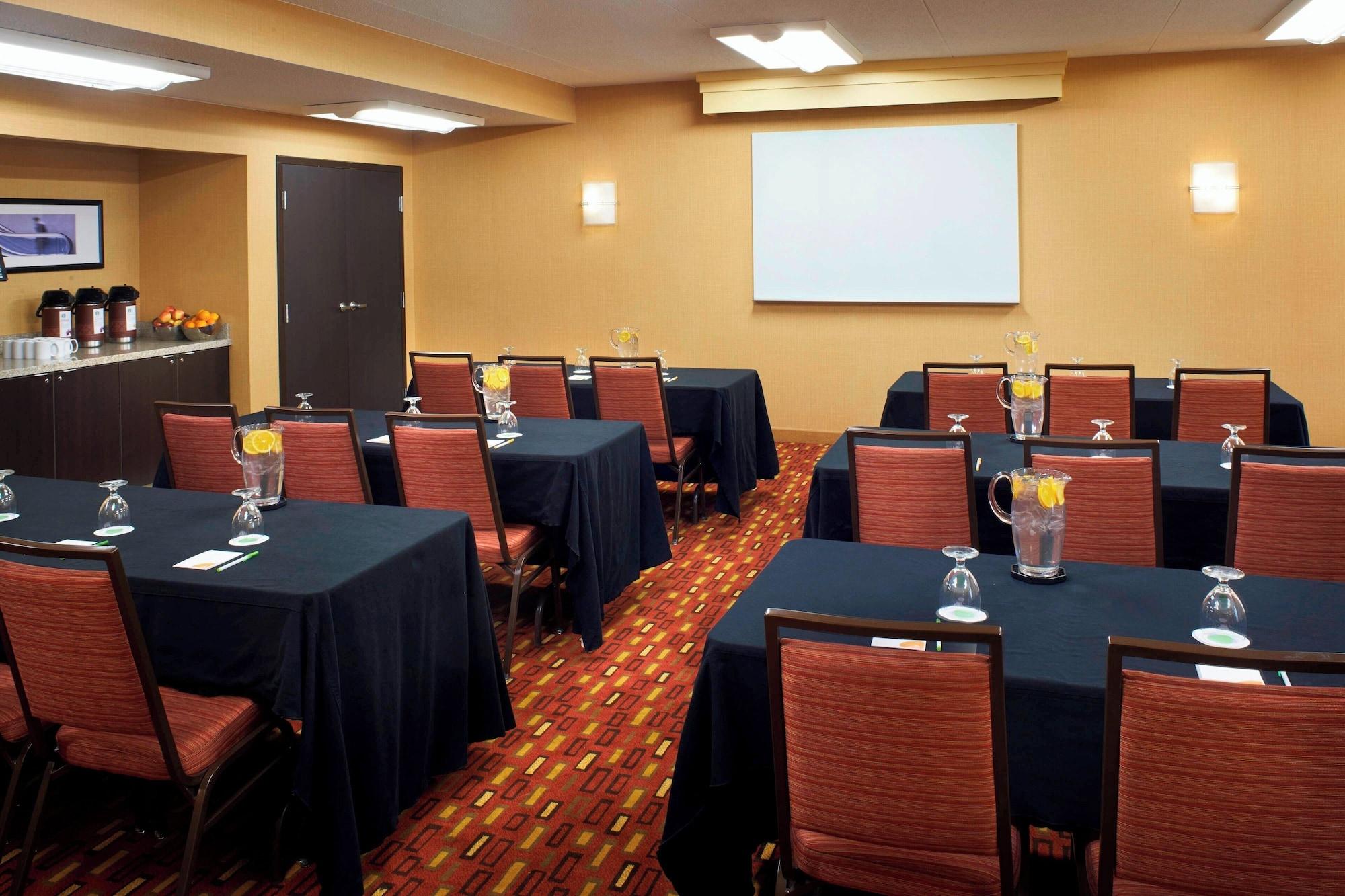 Sala de Reuniones Courtyard by Marriott Toledo Airport Holland