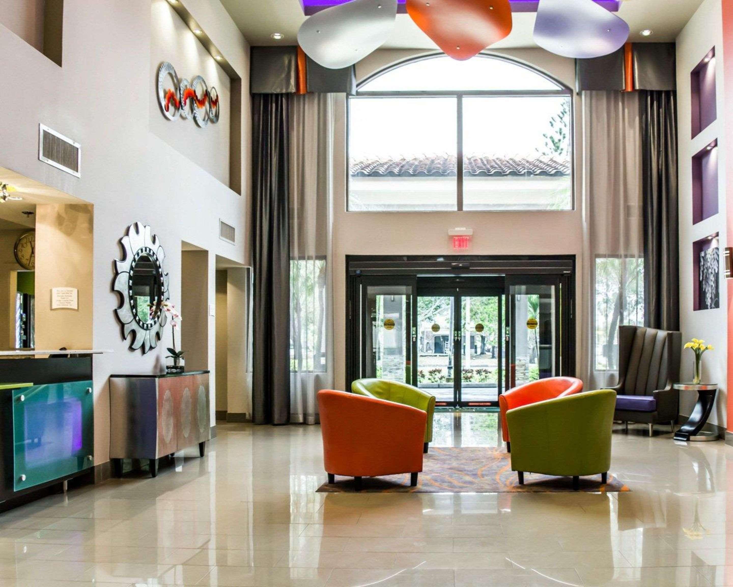 Vista Lobby Quality Suites Fort Myers I-75