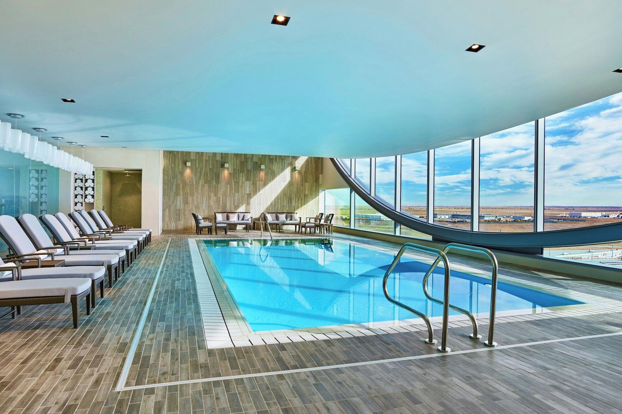 Vista Piscina The Westin Denver International Airport