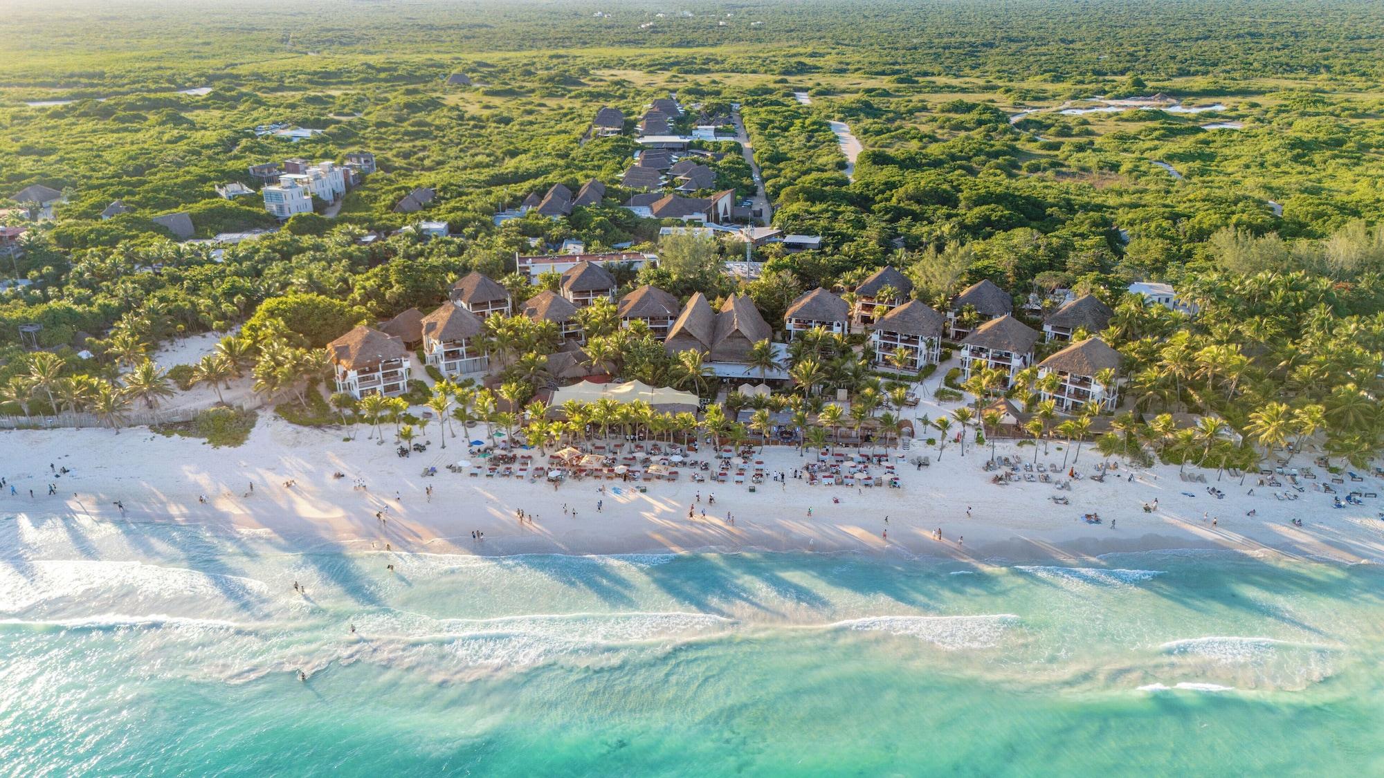 Vista Exterior Mía Tulum Beachfront Resort - Ocean View Suites and Beach Club