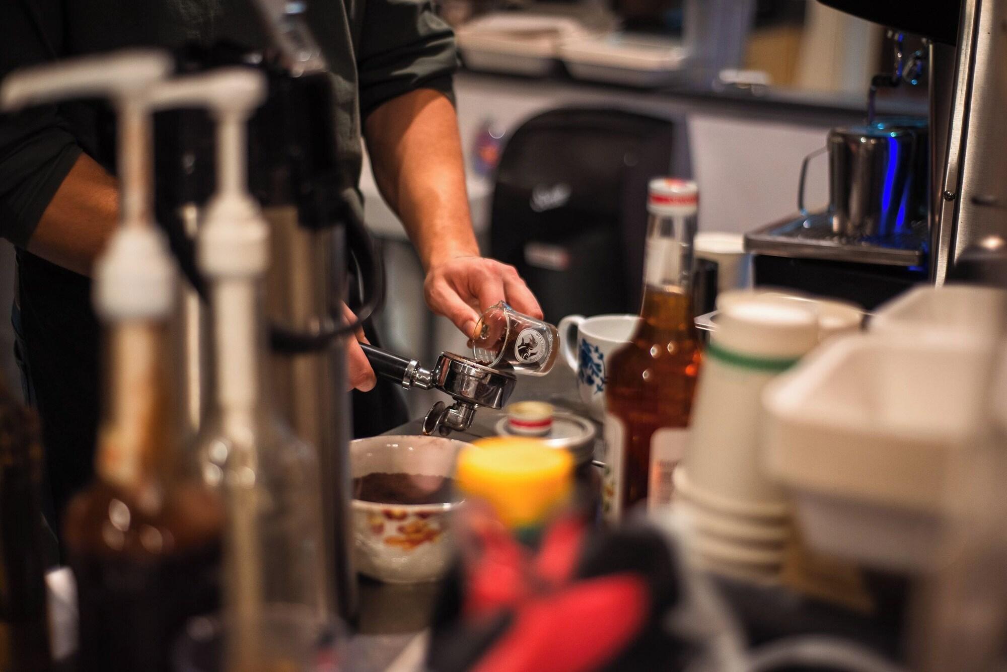 Restaurant Harrison Grand Motel LTD.