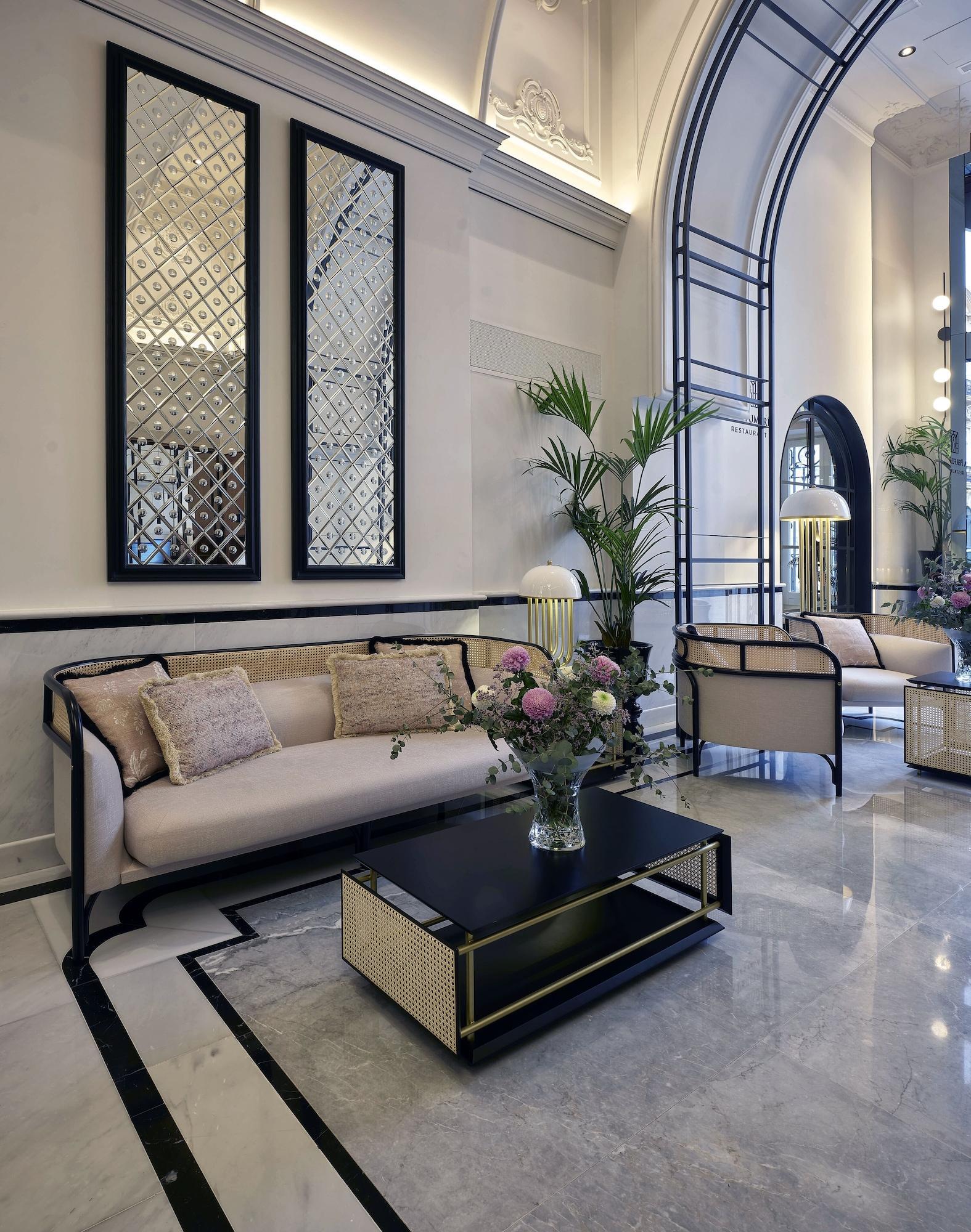 Vista Lobby MYR Palacio Vallier