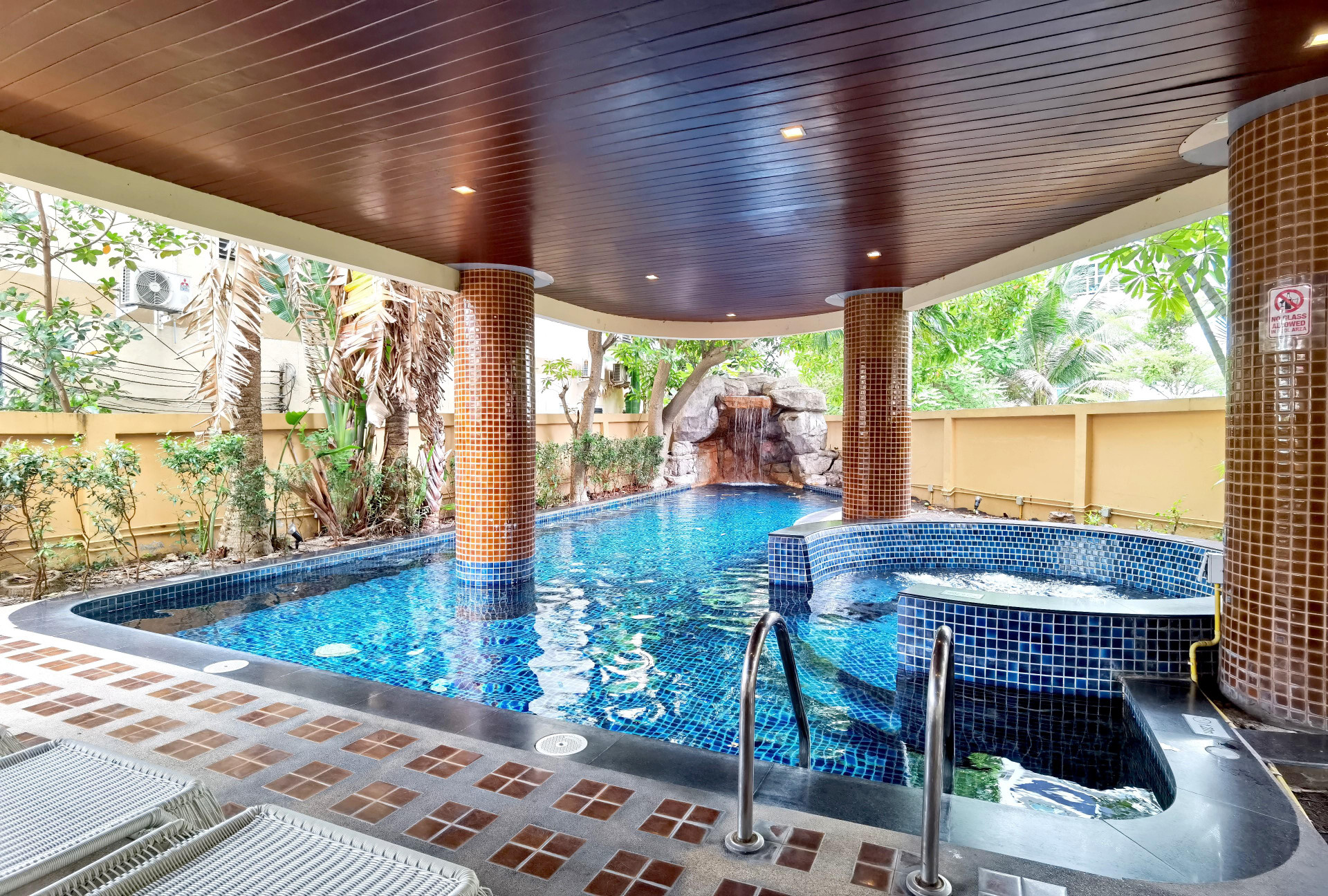 Instalaciones Recreativas Nova Gold Hotel Pattaya