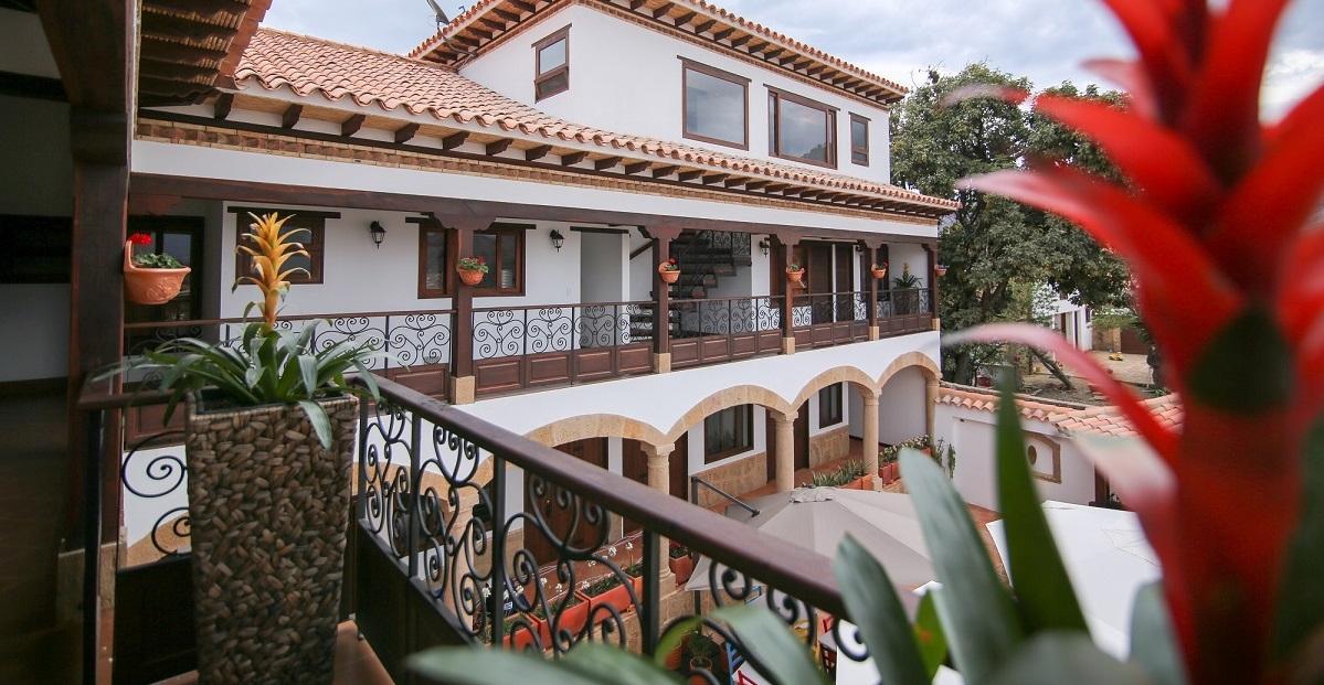 Vista Exterior Plaza Medina Hotel