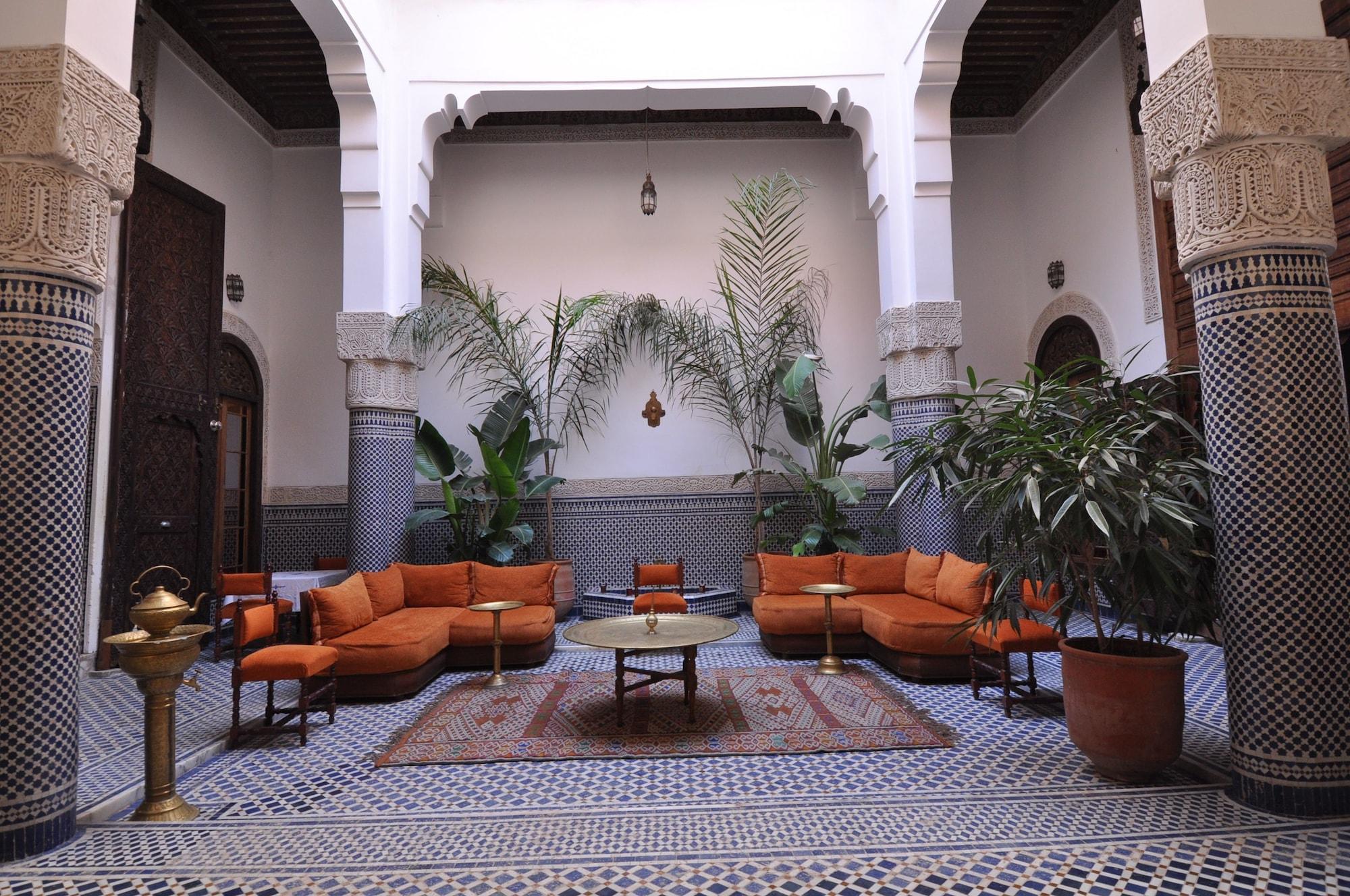Varios Riad Tayba