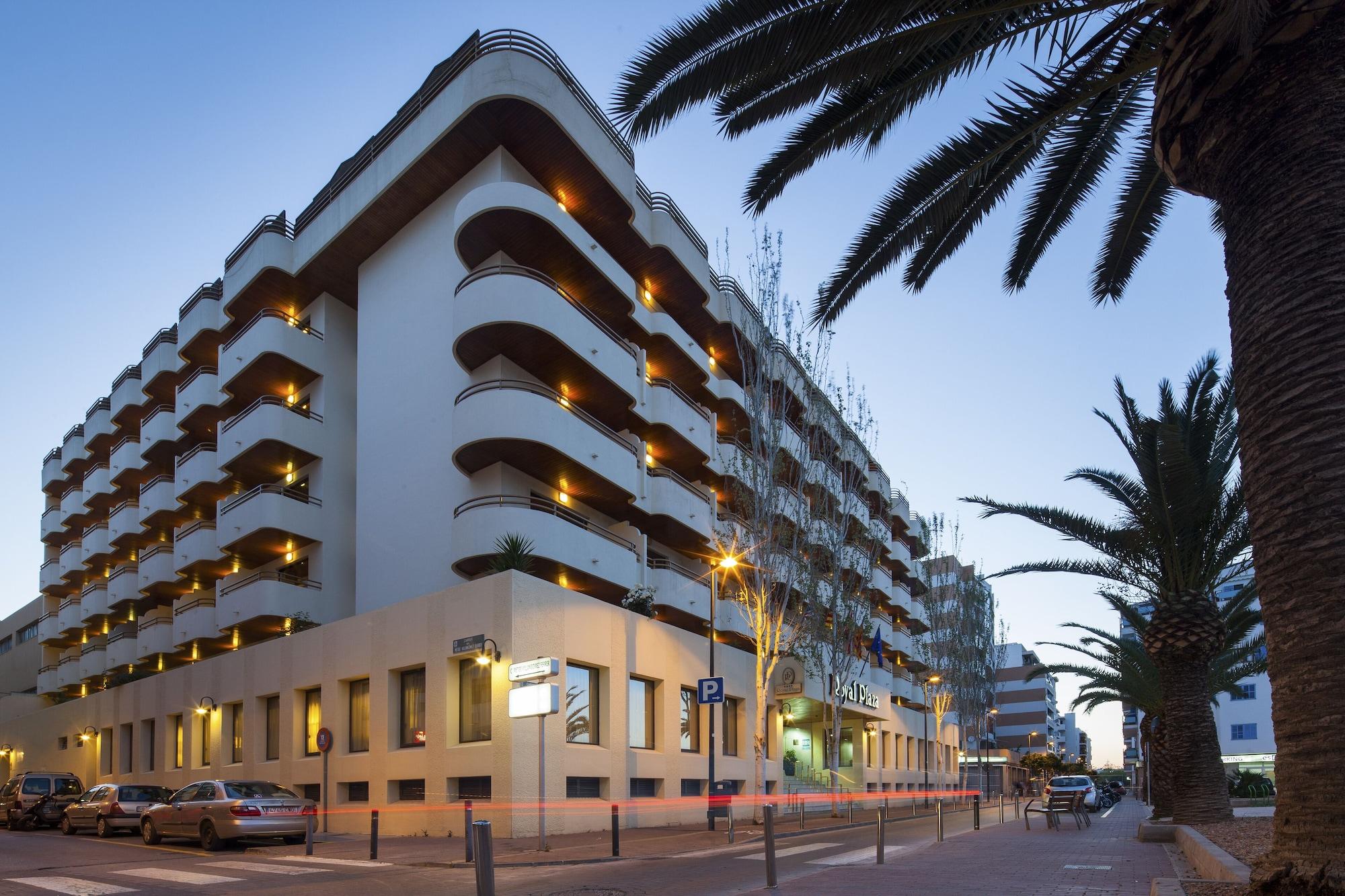 Vista Exterior Hotel Royal Plaza