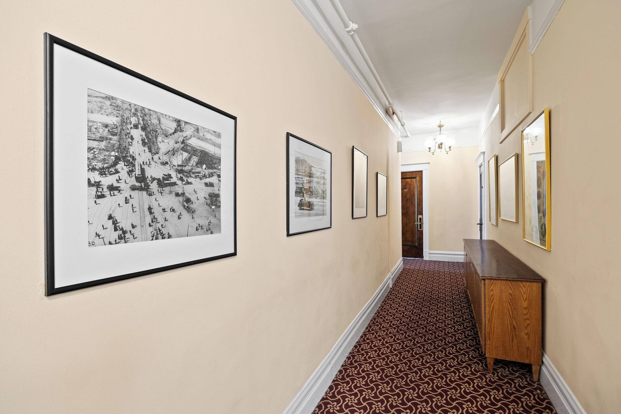 Varios The Andrews Hotel