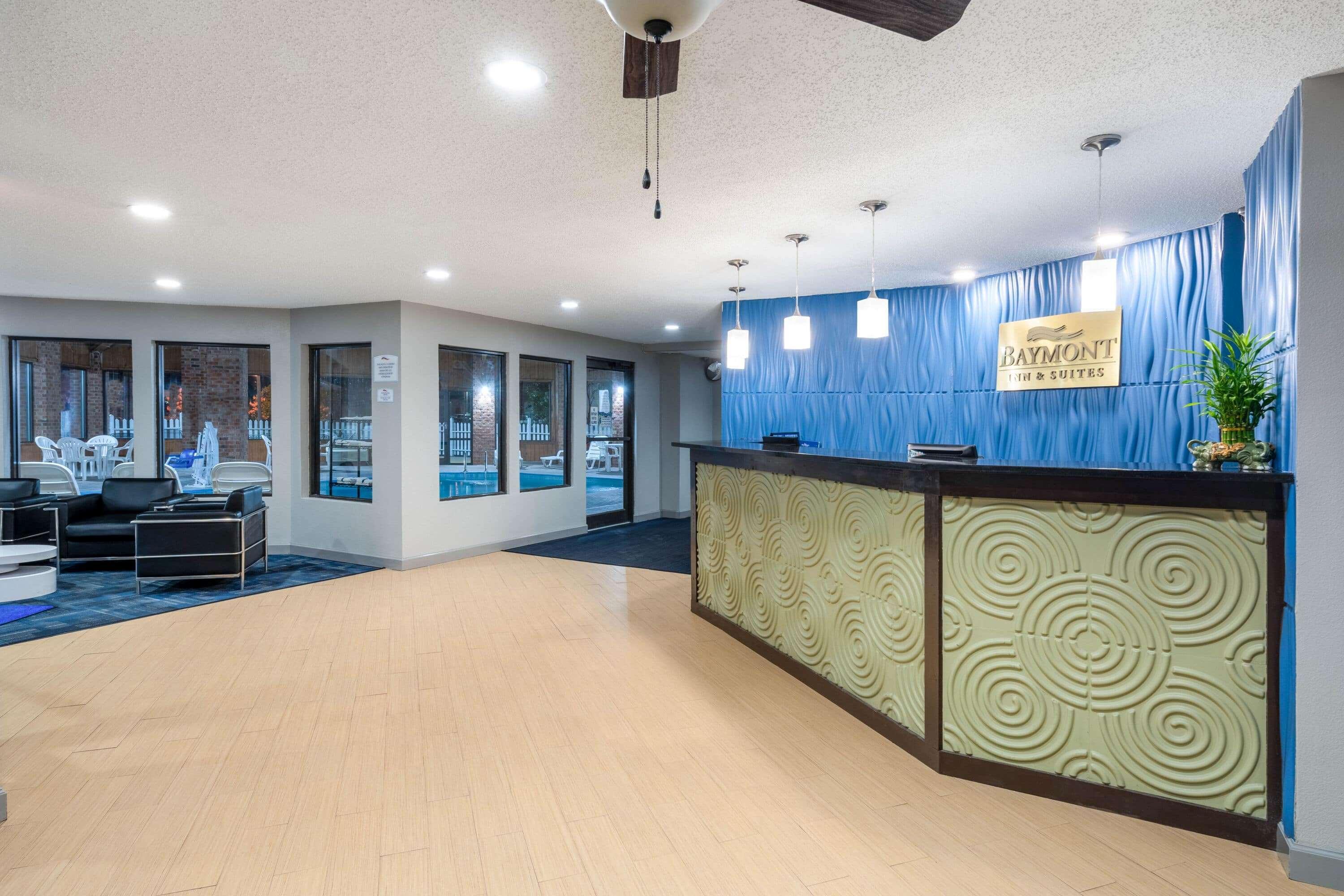 Vista Lobby Baymont by Wyndham Tupelo