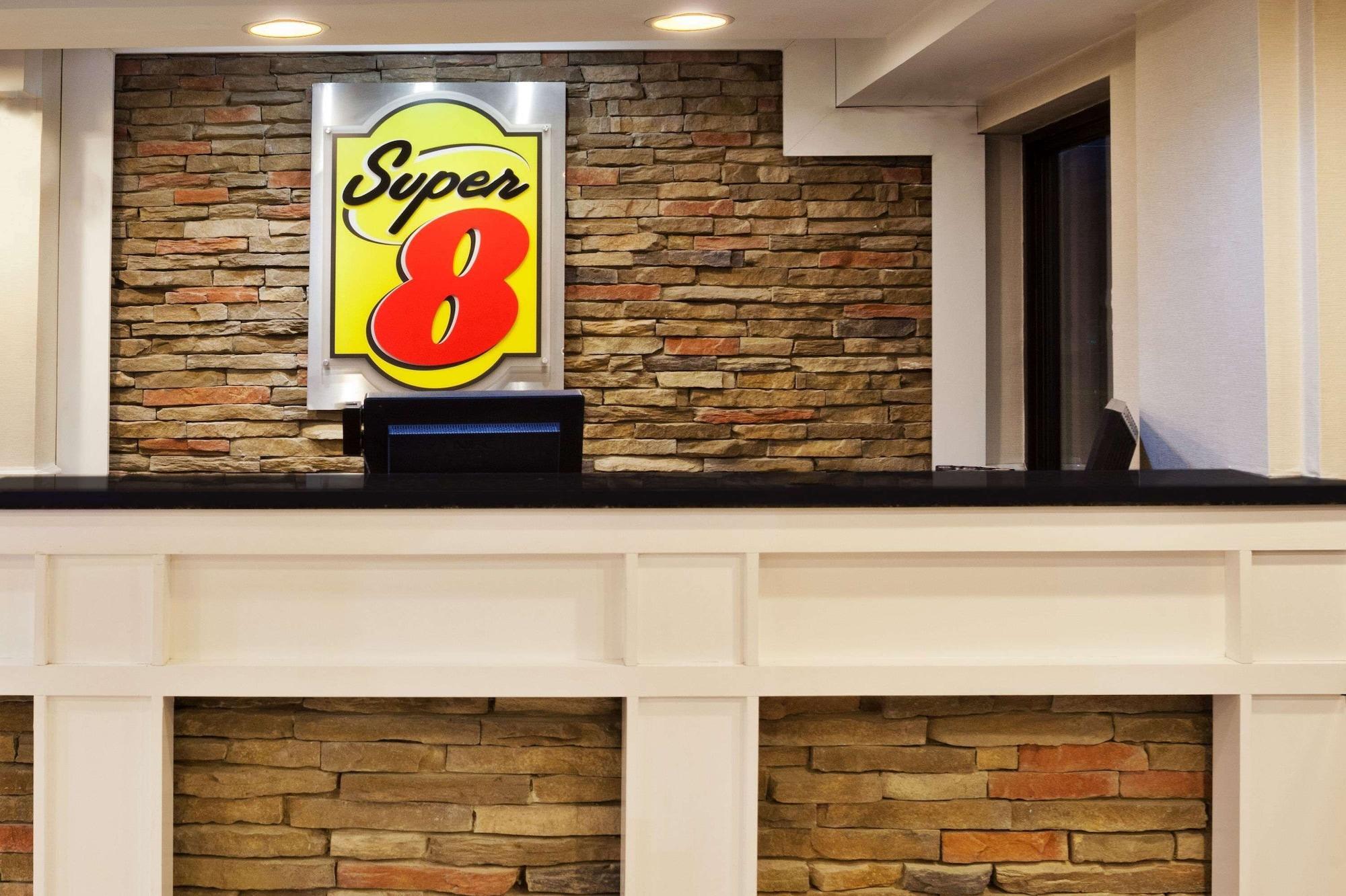 Vista Lobby Super 8 by Wyndham Ringgold/Chattanooga Area