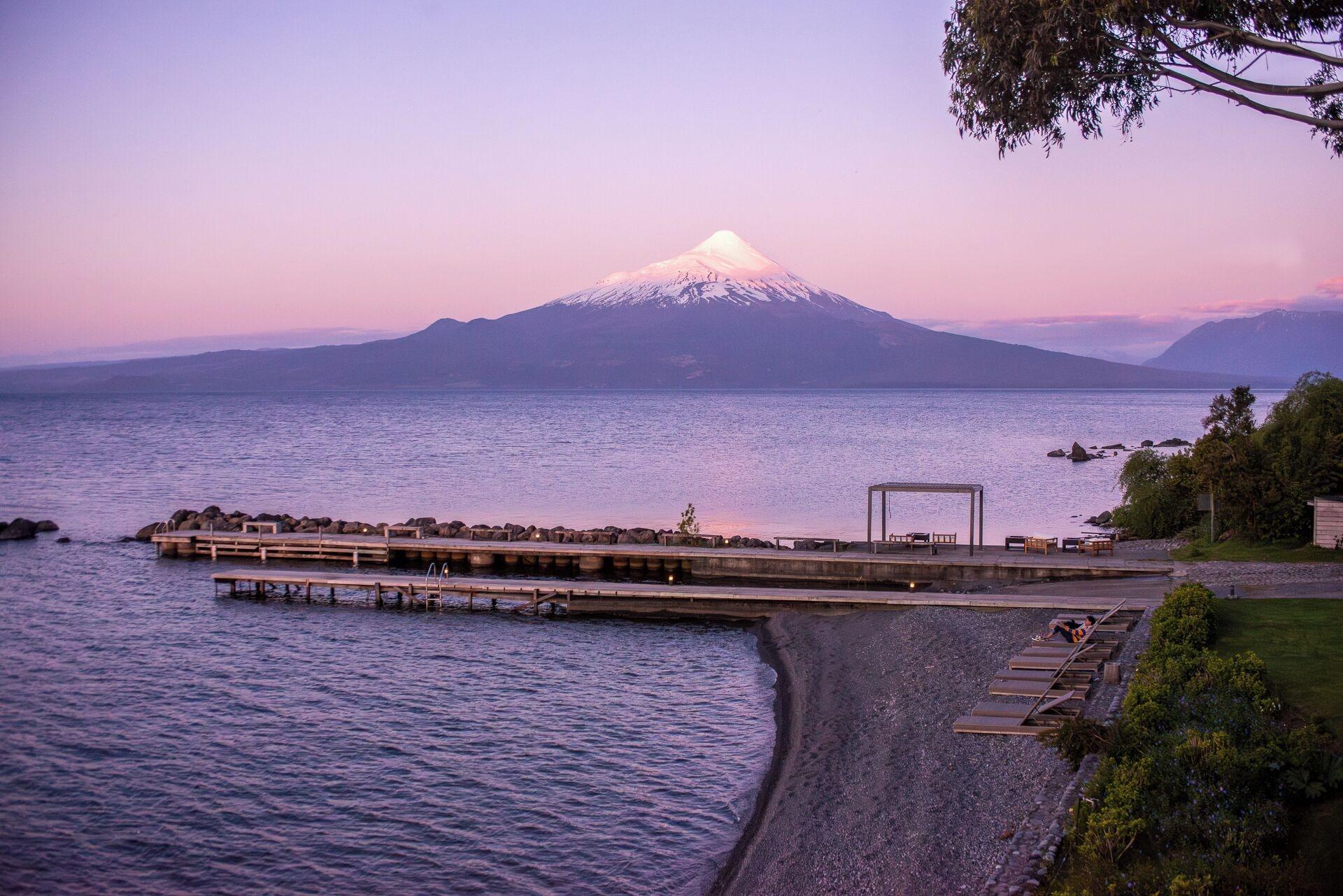 Vista Exterior Hotel AWA Puerto Varas