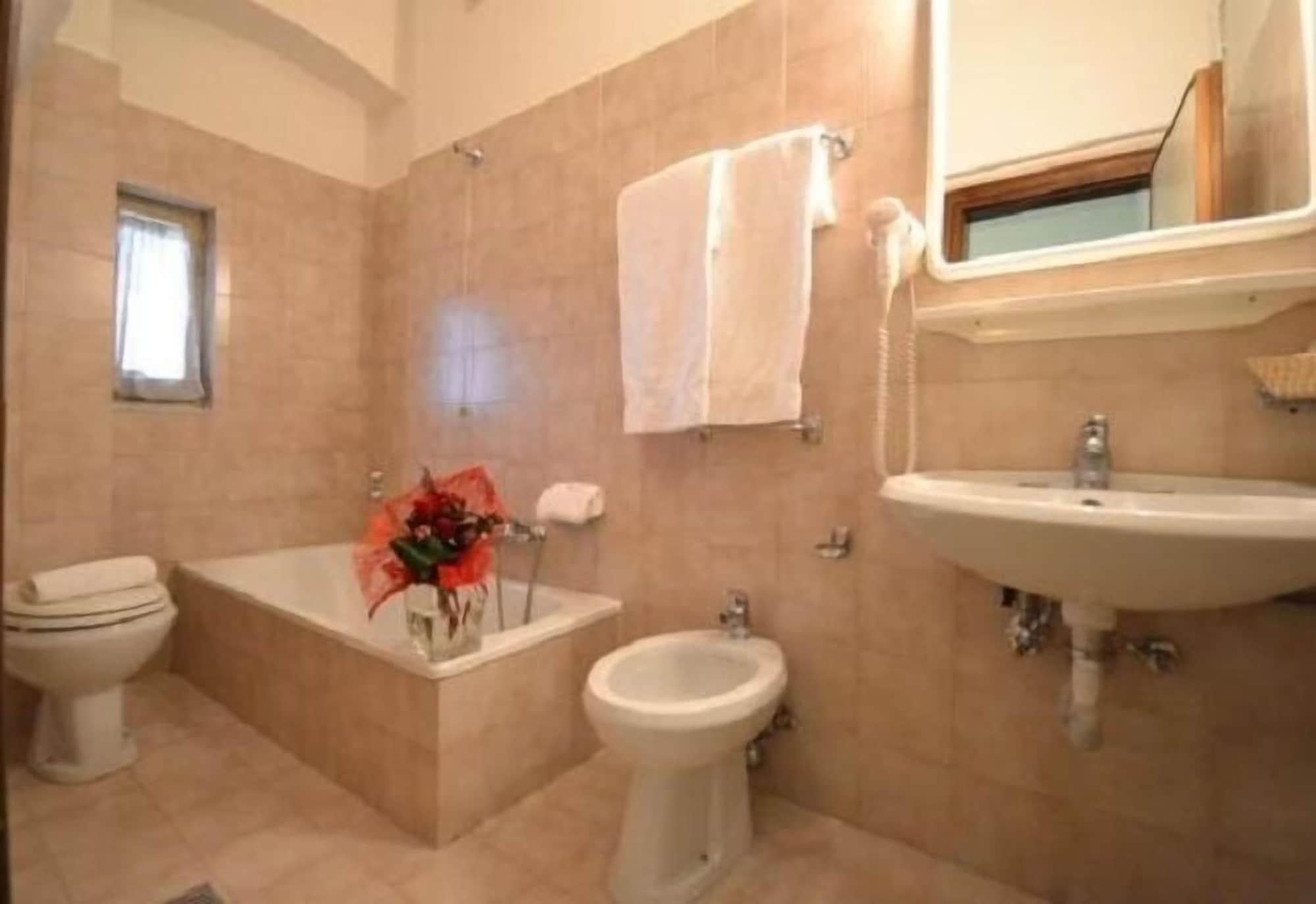 Equipamiento de Habitación Hotel il Castello