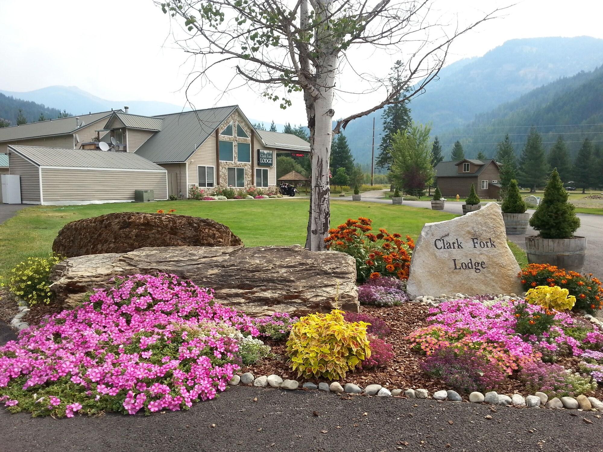 Varios Clark Fork Lodge