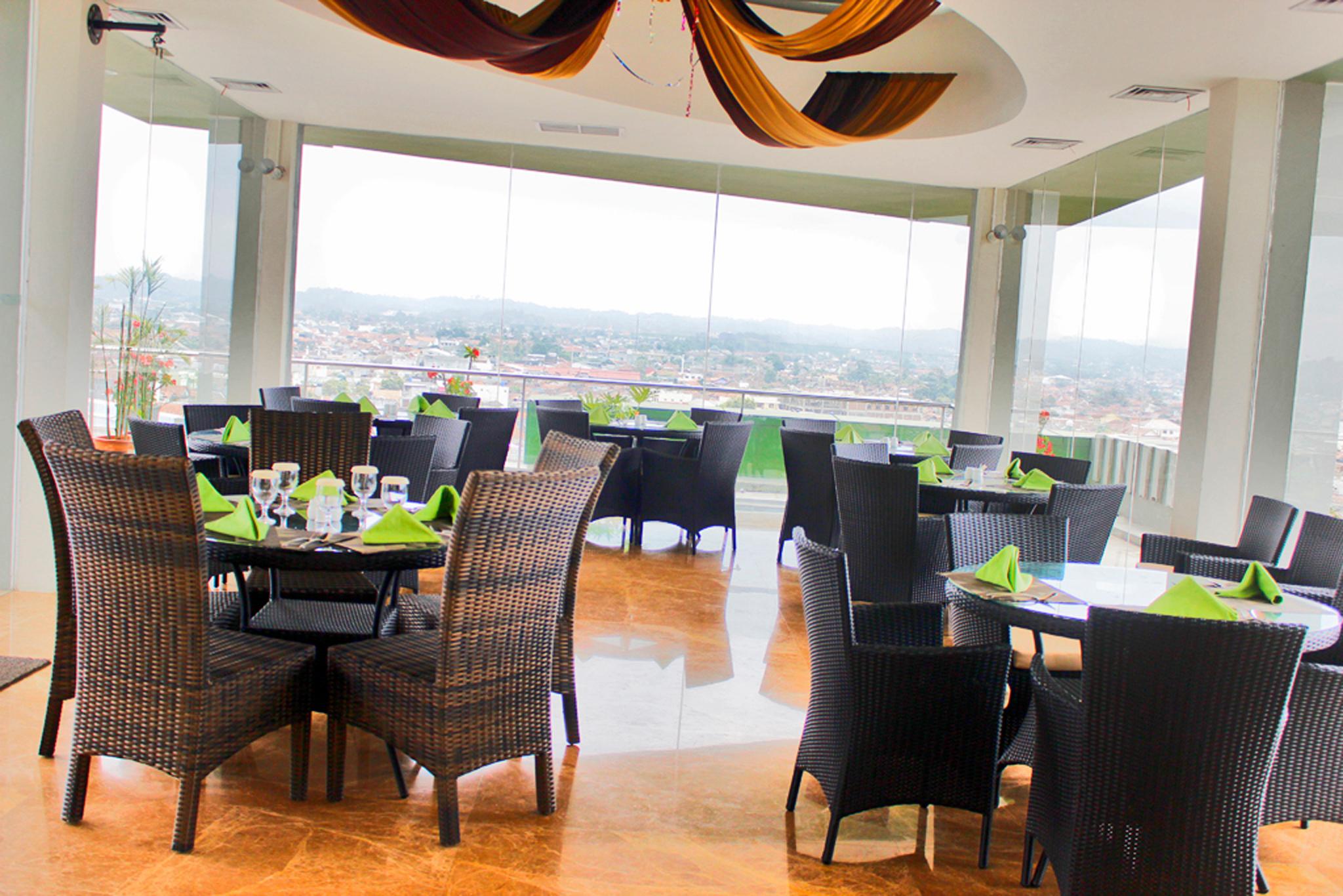 Restaurant Hotel Santika Tasikmalaya