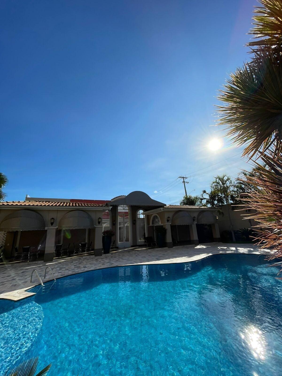 Vista Piscina Hotel Oeste Plaza