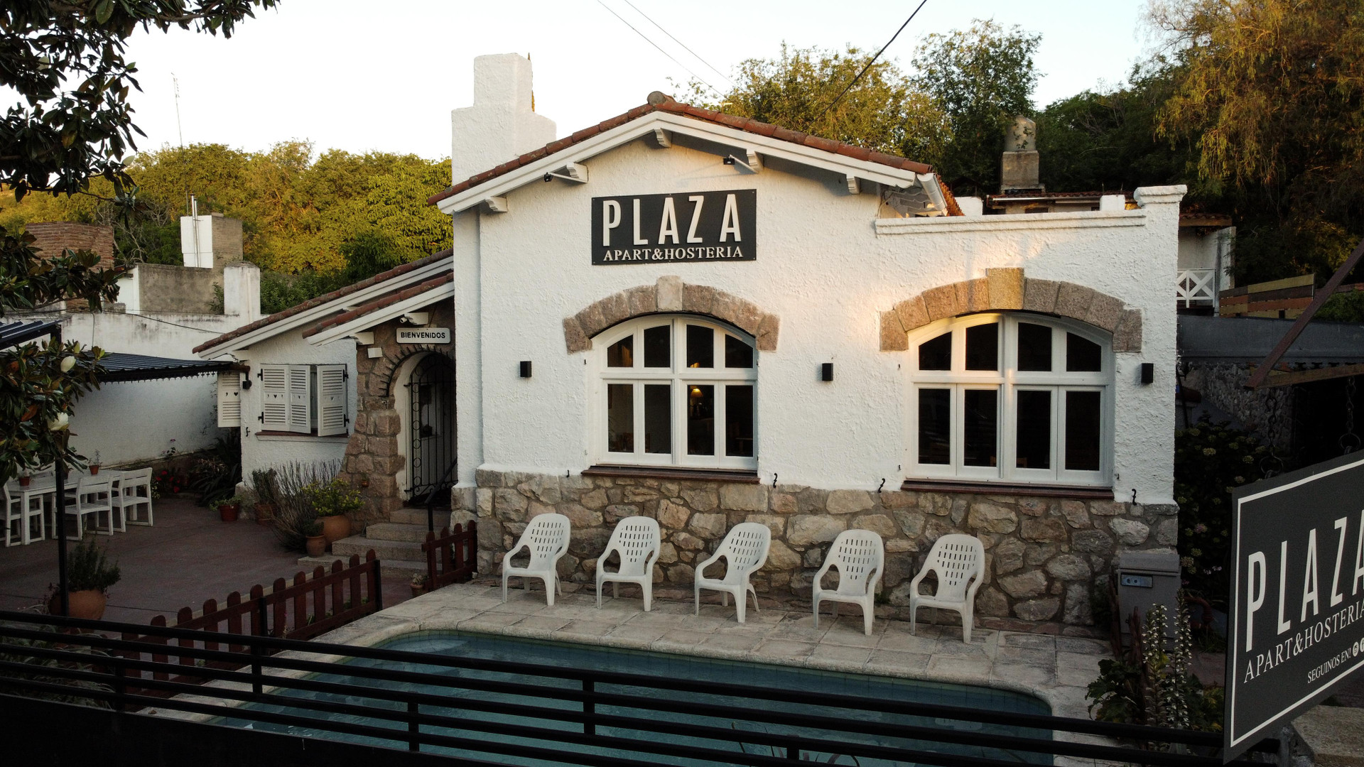 Vista Piscina Apart Hosteria Plaza
