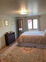 Alquiler Vacacional - Spacious 5-bedroom house in beautiful Anaconda with Salt water Hot Tub