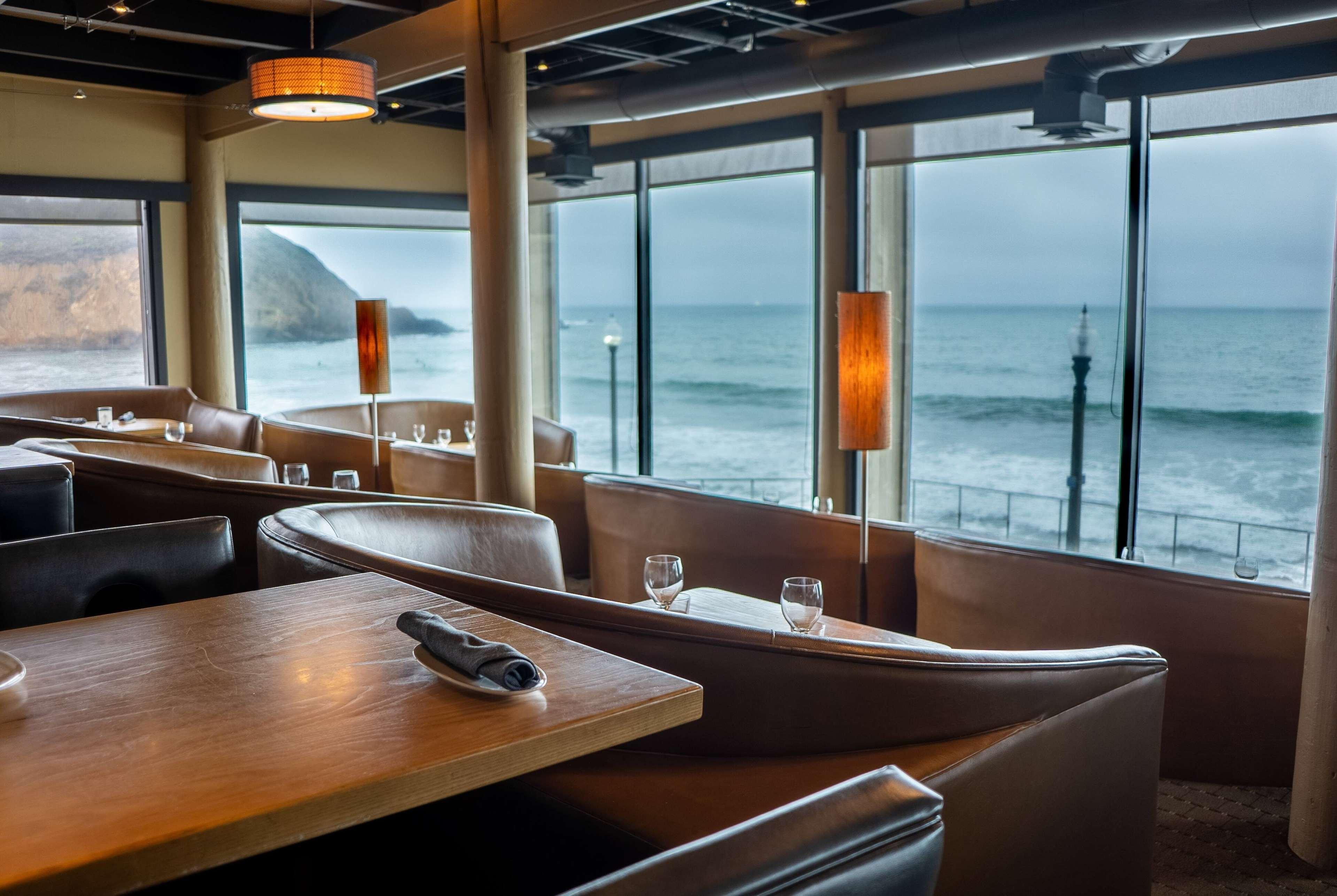 Restaurant Pacifica Lighthouse, a Wyndham Hotel