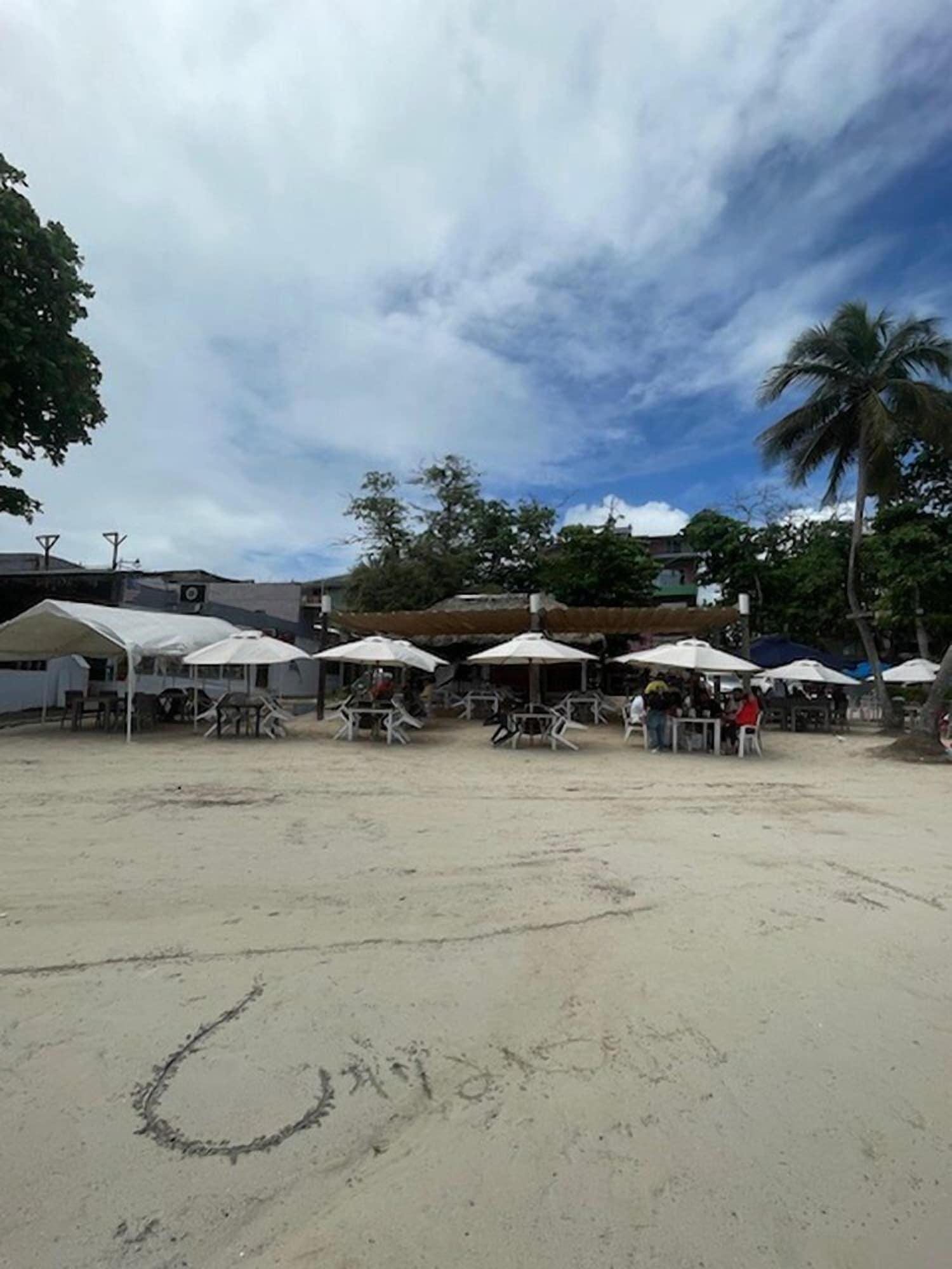 Bar/Salón Costa Linda Beach Boca Chica Hotel