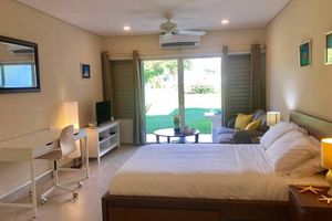 Alquiler Vacacional - Newly Renovated, Modern, Light, and Airy Studio flat, Rockley Resort